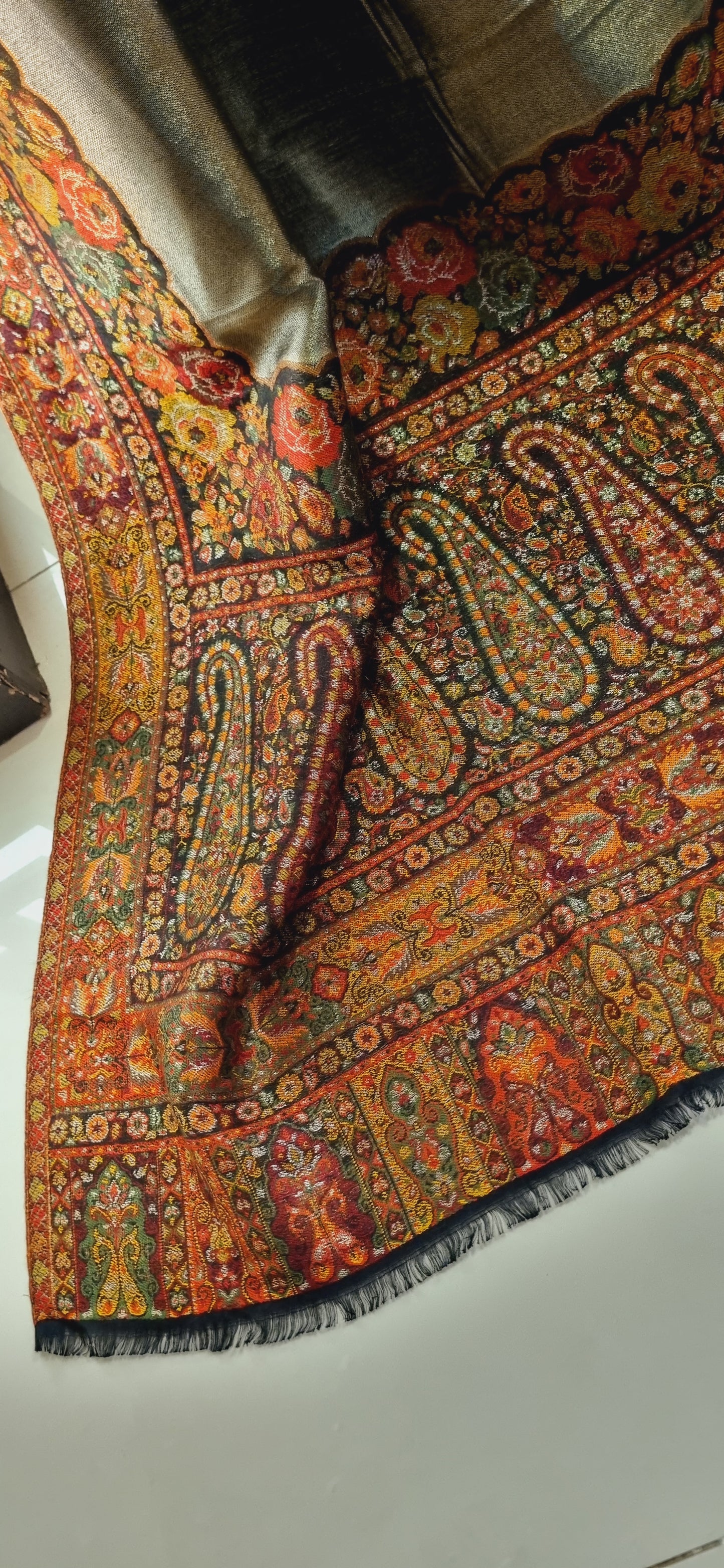 Reversible Moonlight gandhara kaani pashmina shawl