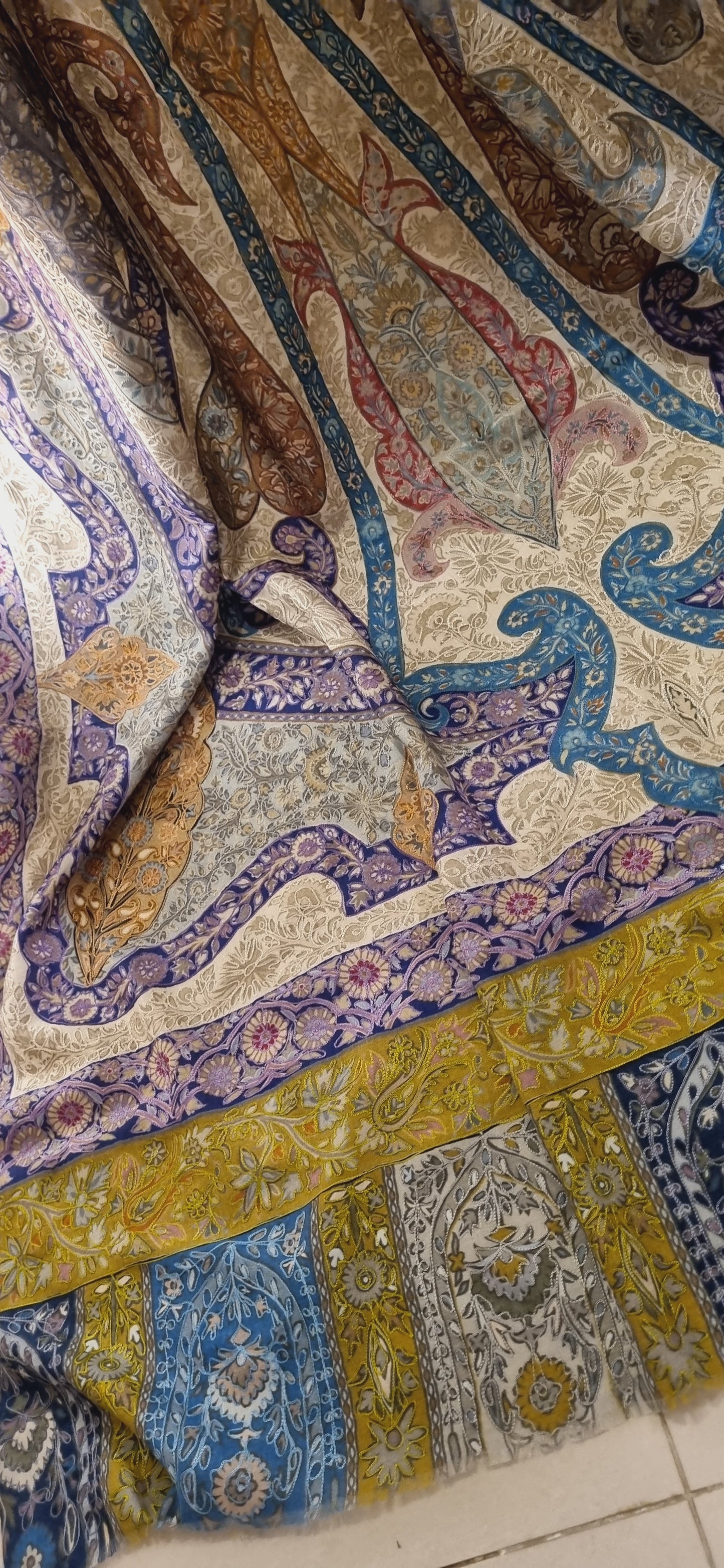 Reelkar embroidered pashmina
