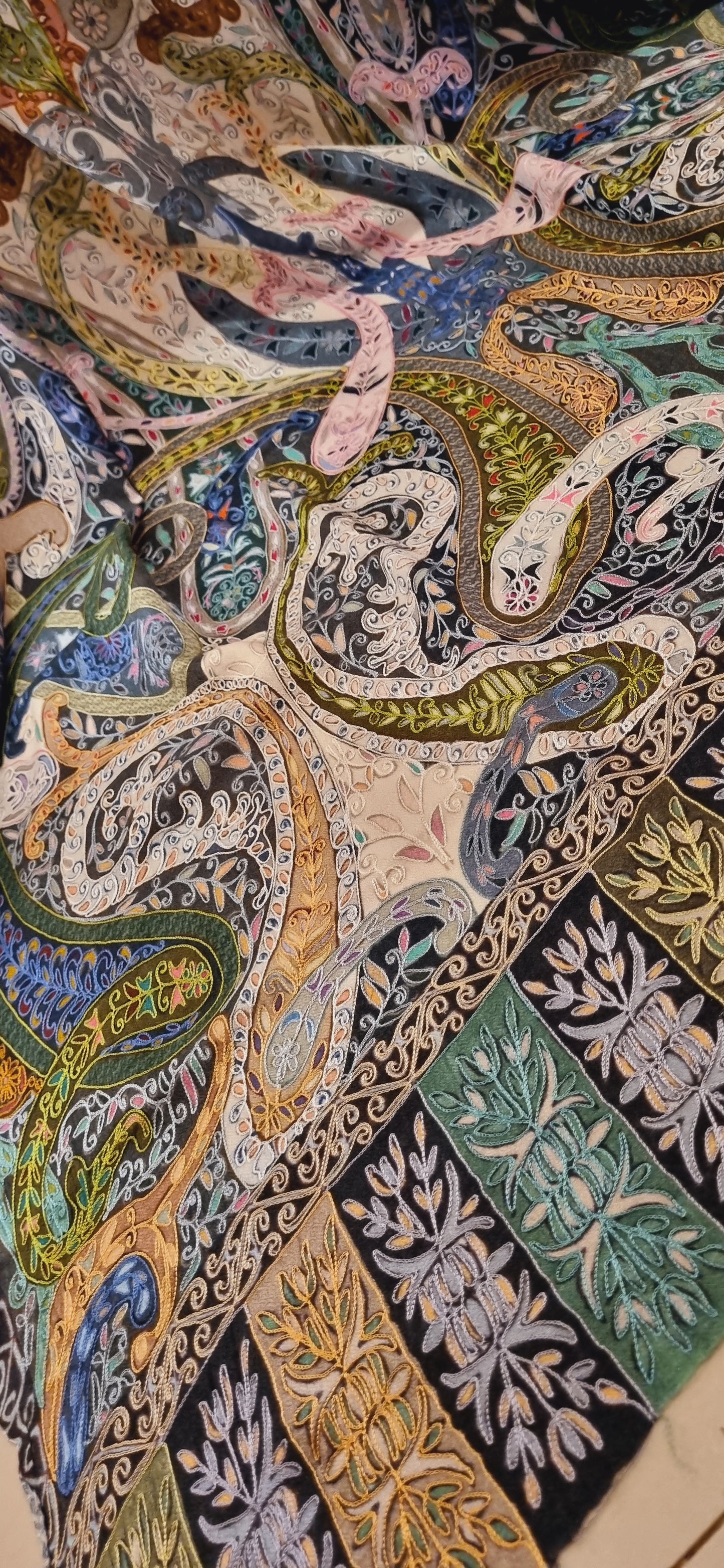 Reelkar embroidered pashmina