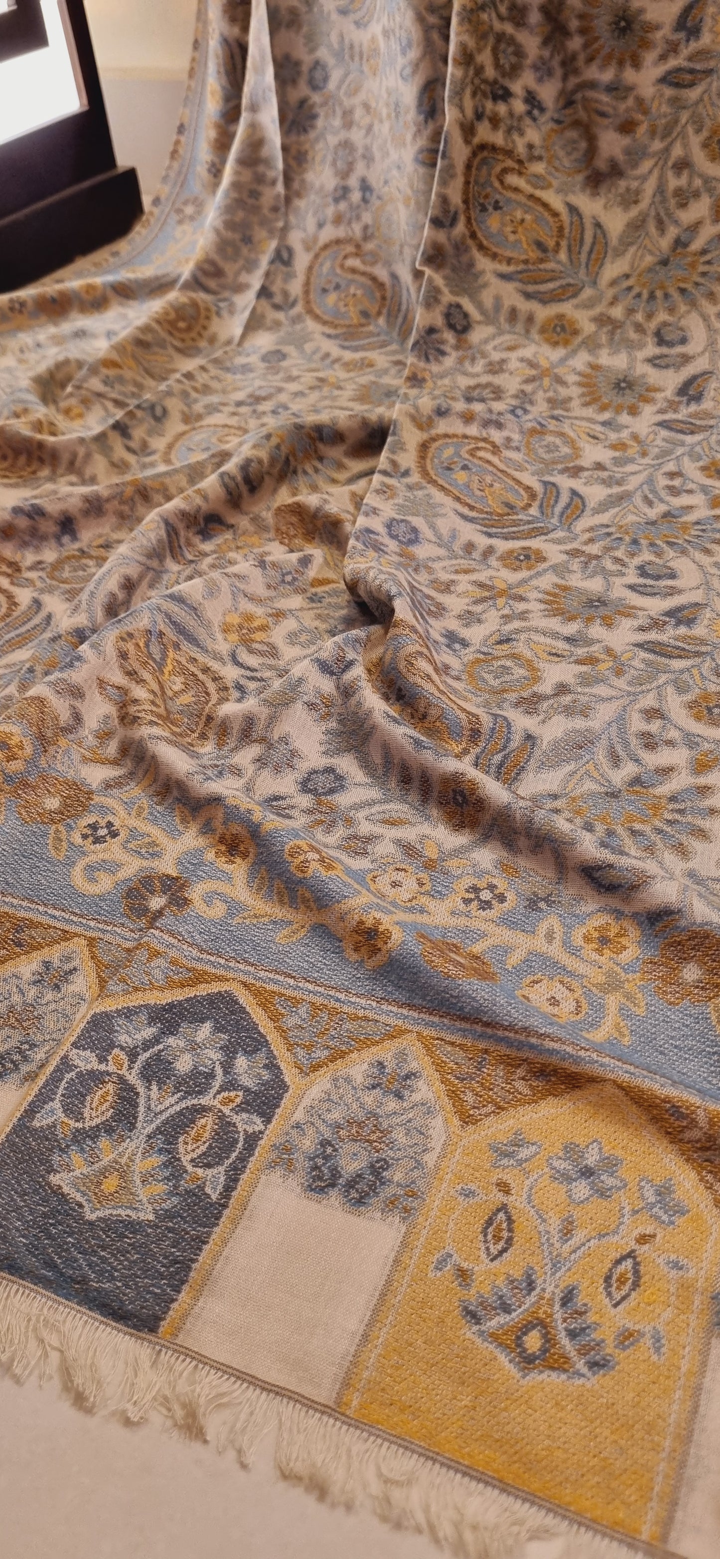 Woollen pashmina kaani shawl