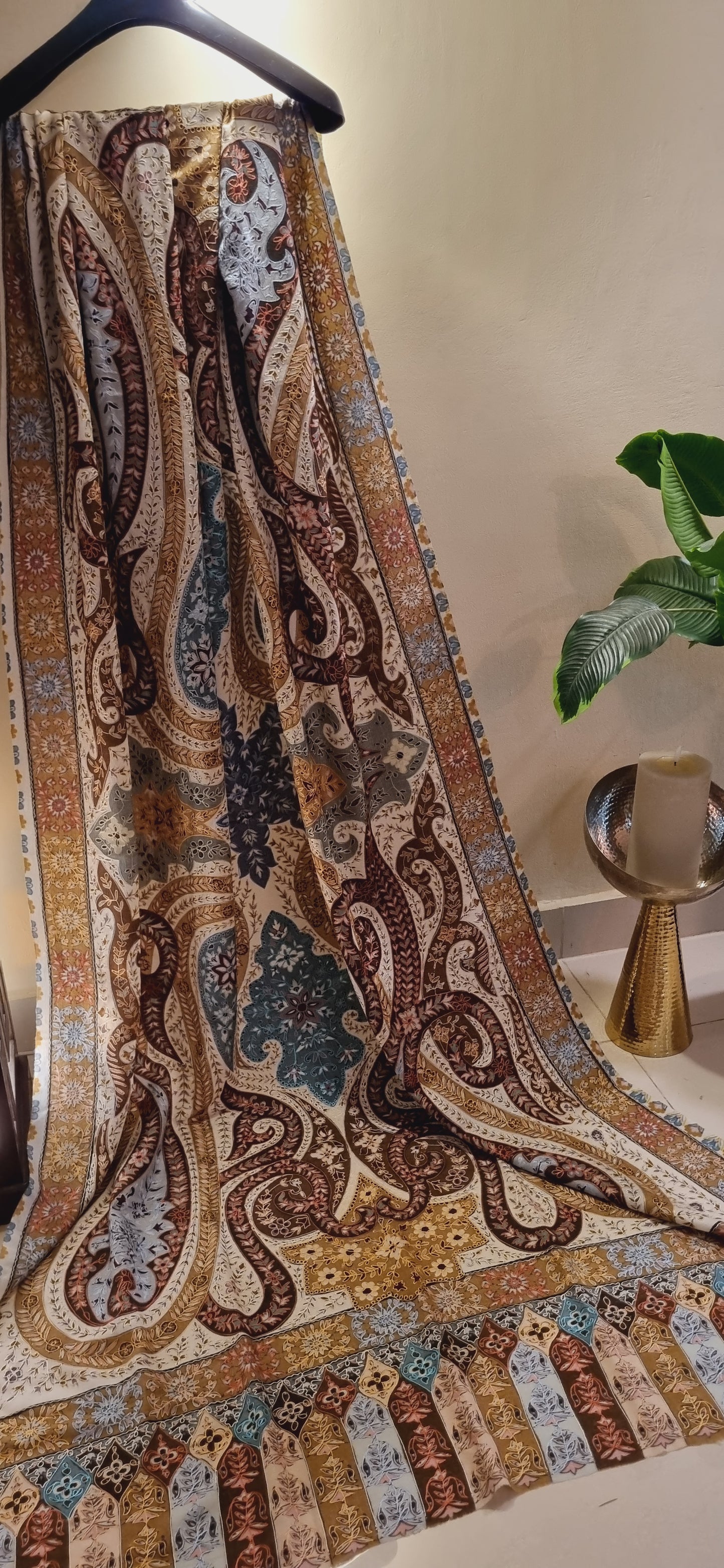 Reelkar embroidered pashmina shawl