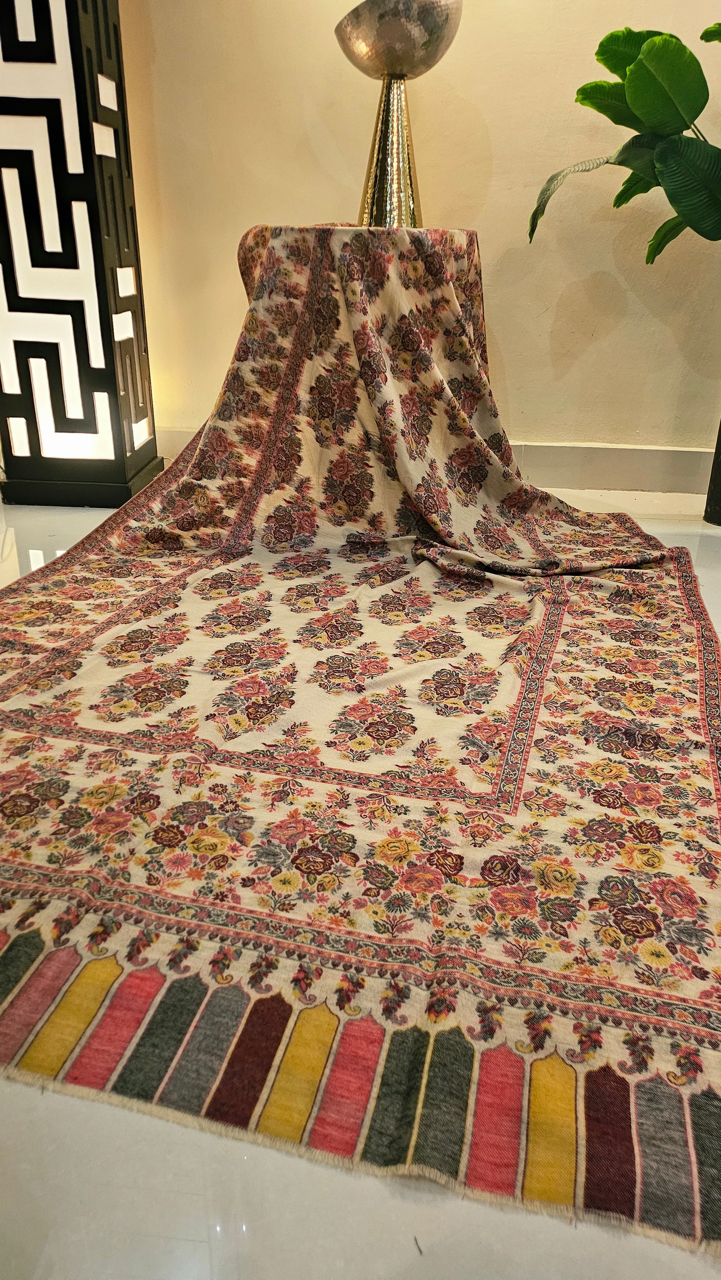 Kaani shawl: woollen pashmina