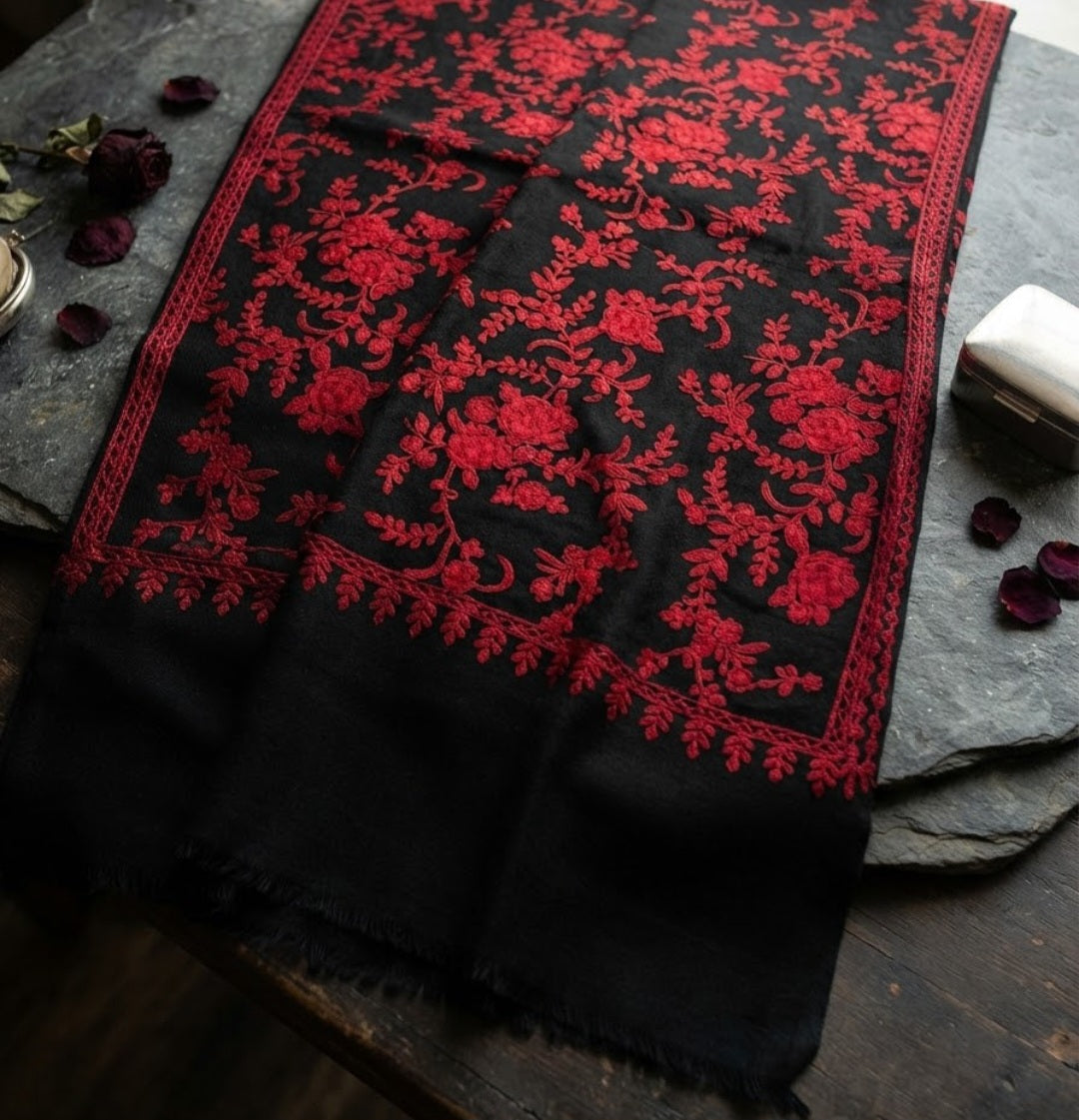Embroidered minishawl: pashmina