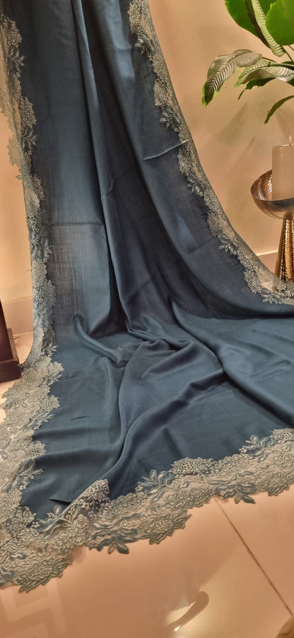 Pashmina chantilly shawl