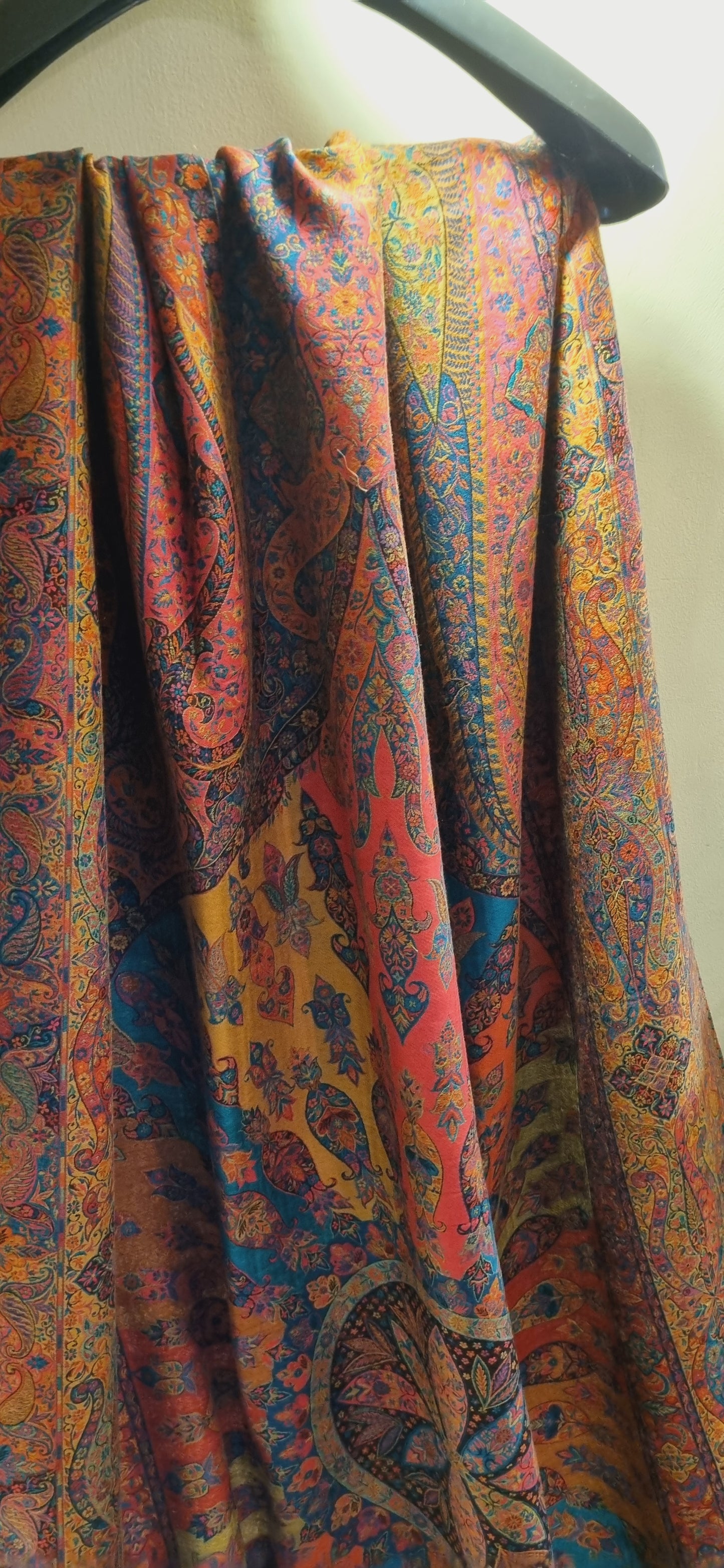 Shahjahani kaani shawl