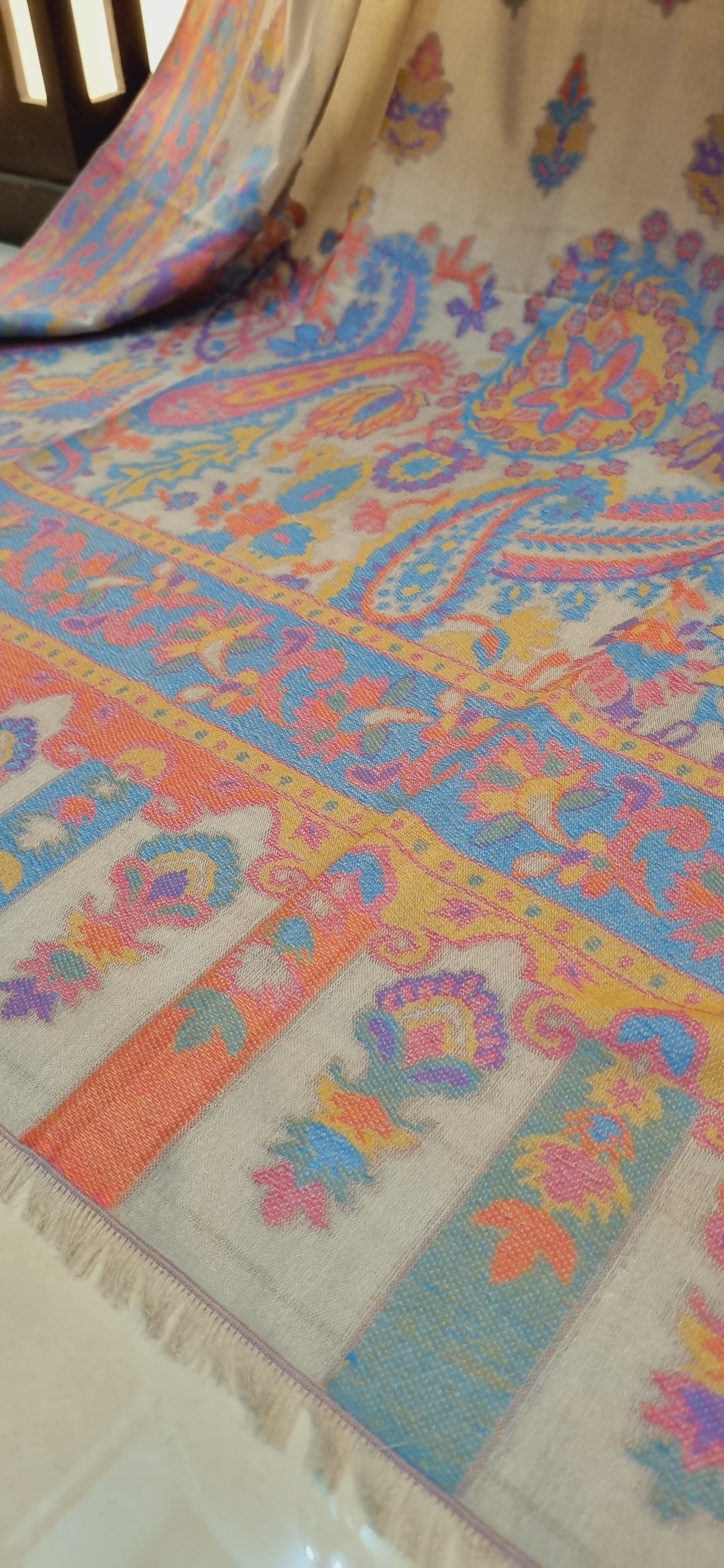 Woolen pashmina kaani shawl