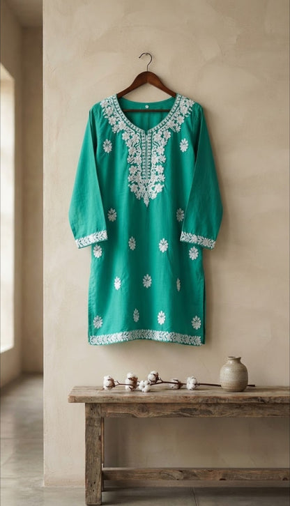 Embroidered kurta: linen