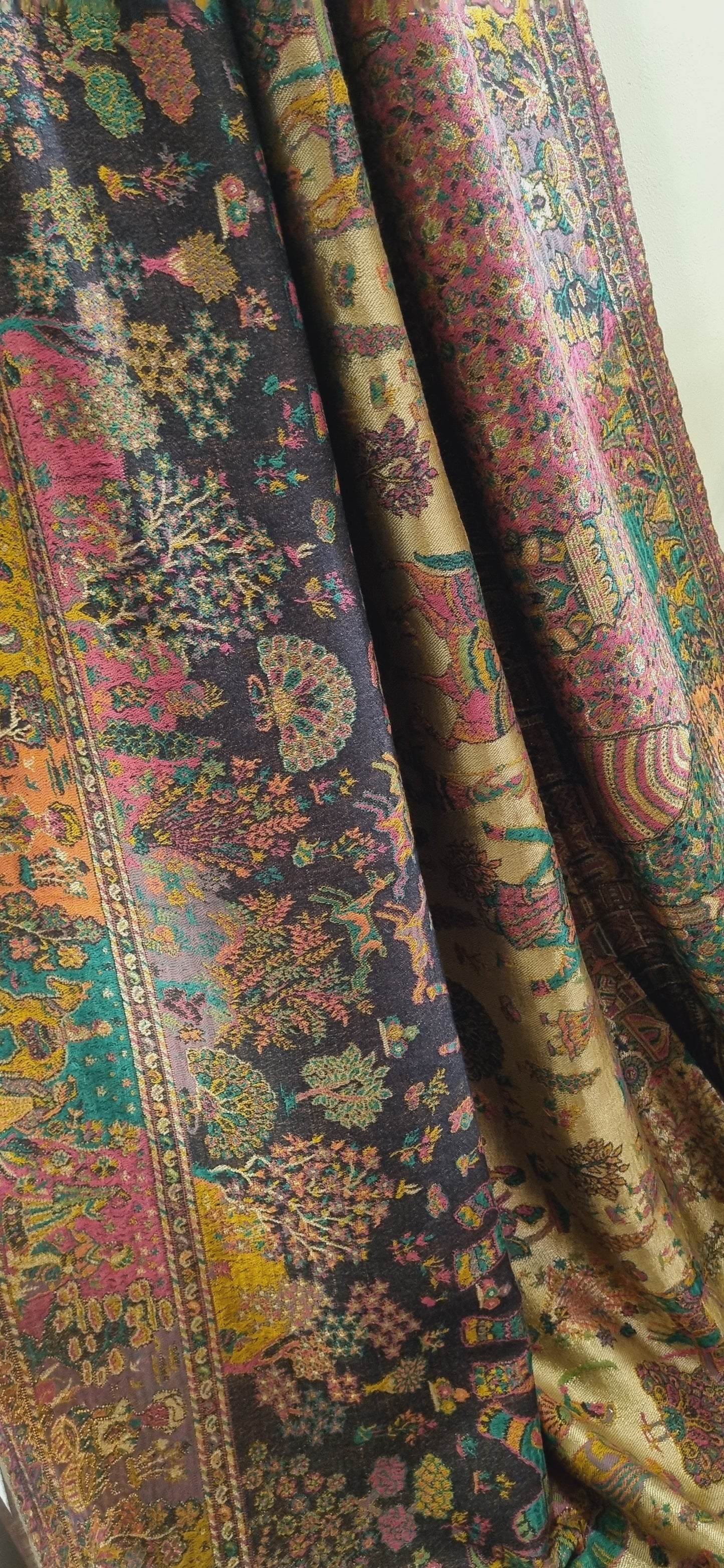 Reversible darbari kaani