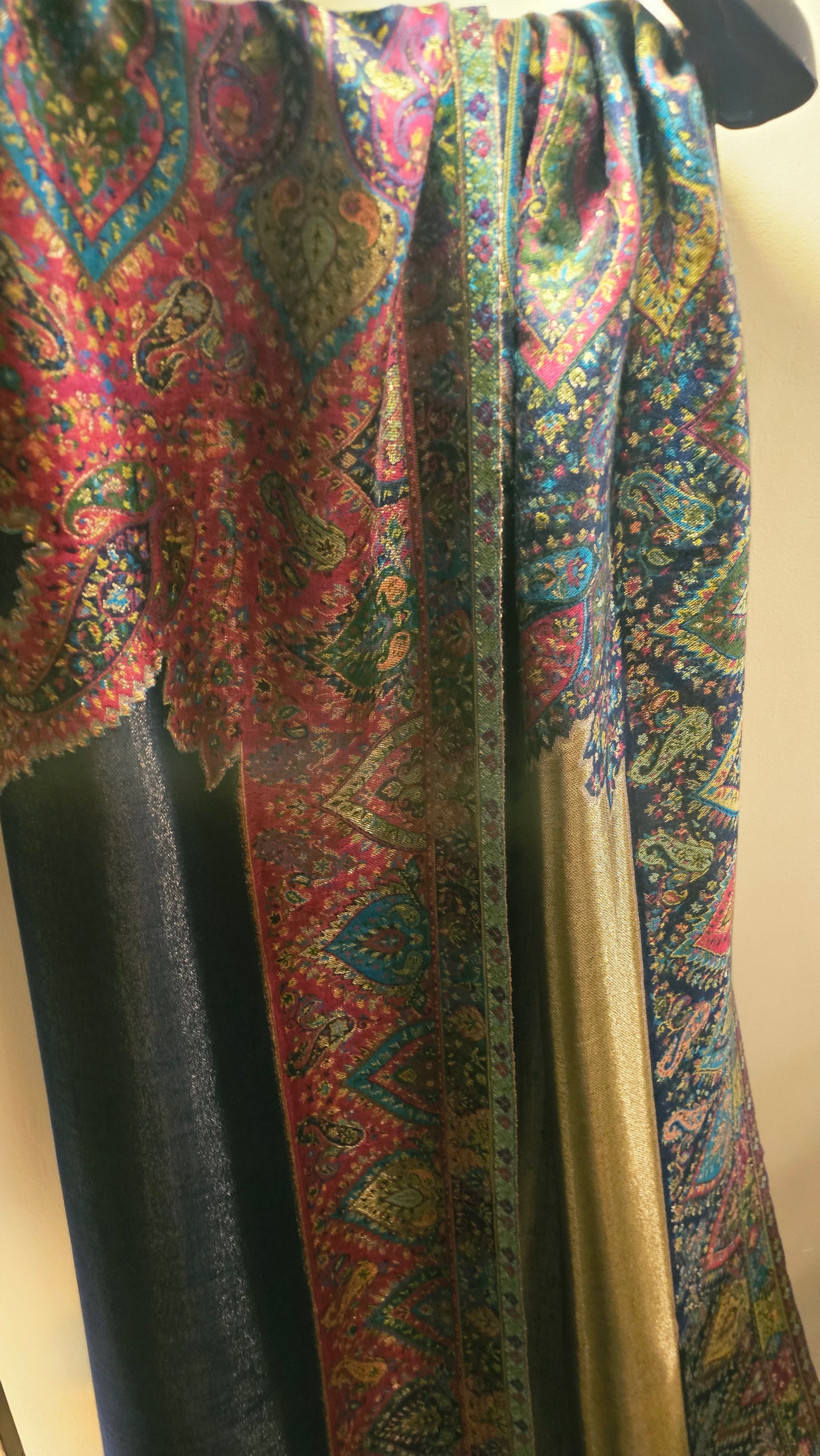 Reversible moonlight kaani: Shawl