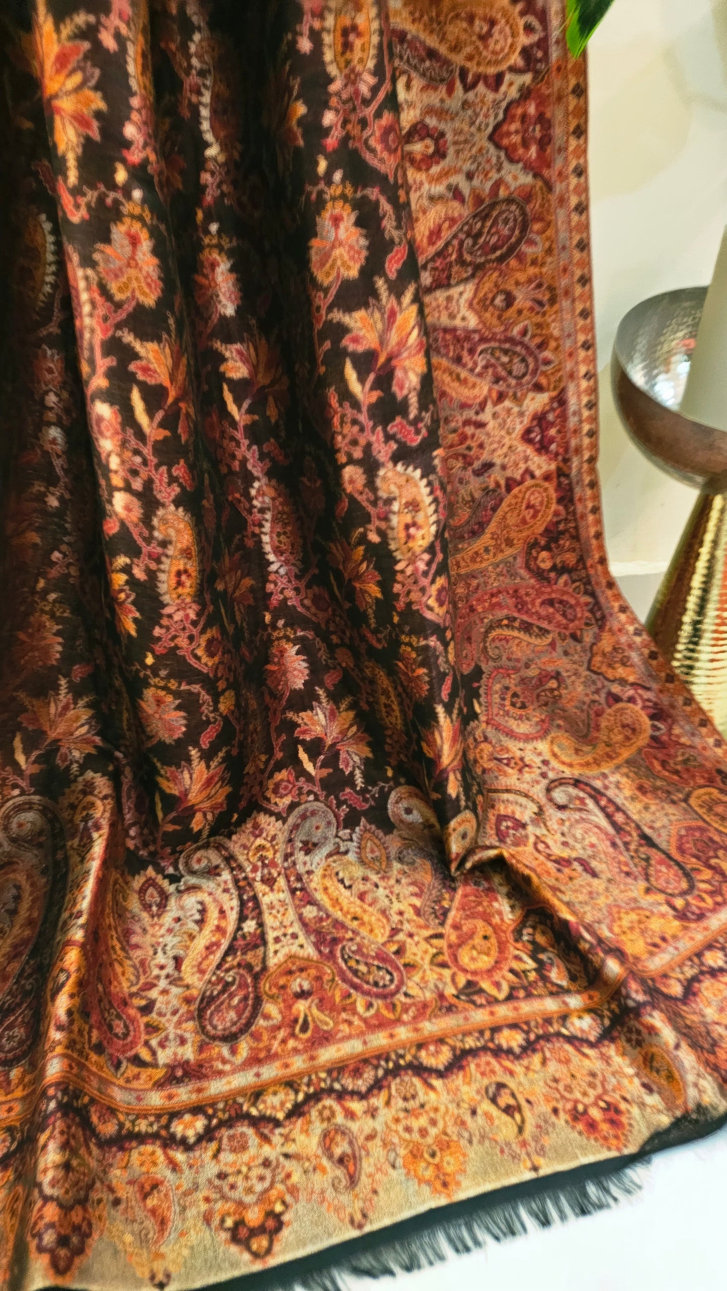 Moonlight reversible gandhara kaani: Pashmina