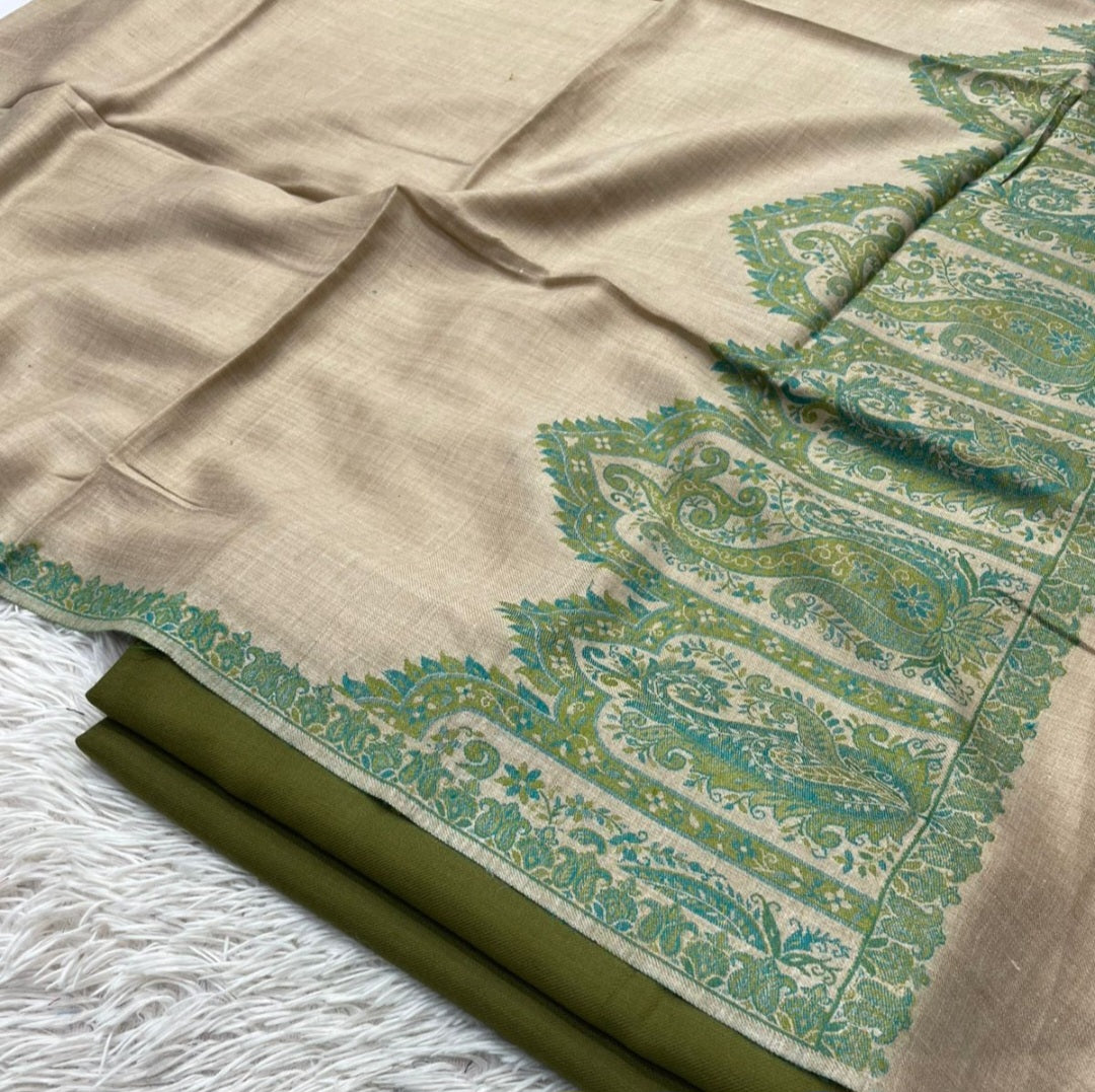 Embroidered suit: Pashmina