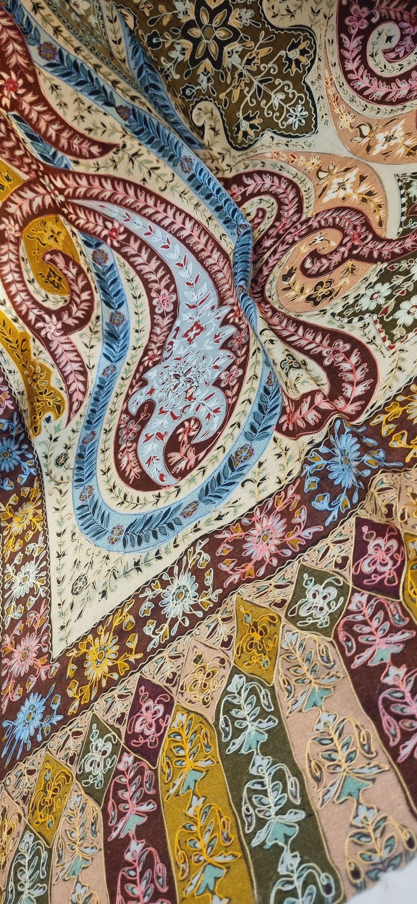 Reelkar embroidered pashmina