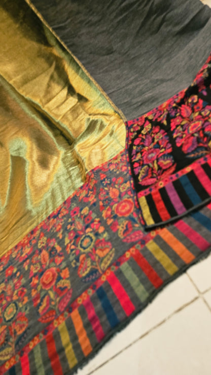 Reversible kaani: Pashmina