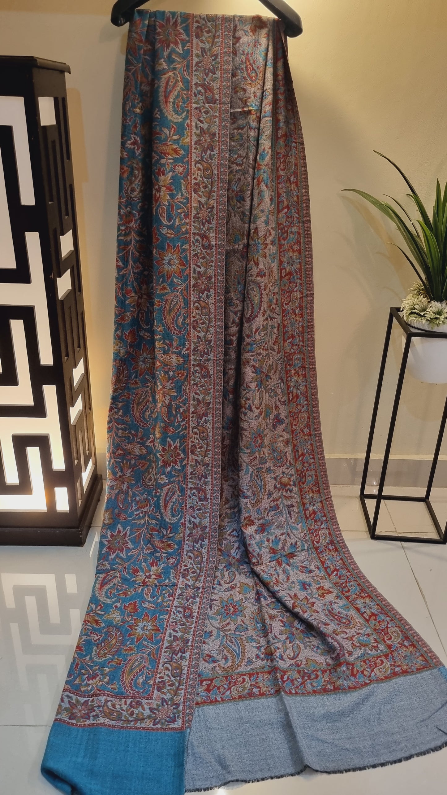 Reversible kaani shawl