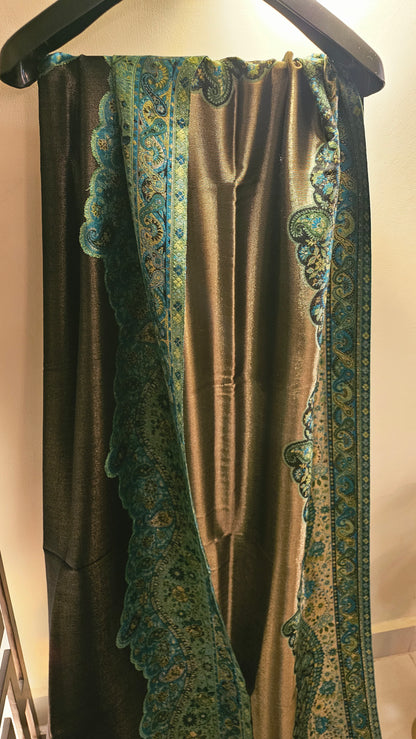 Reversible moonlight kaani: Shawl