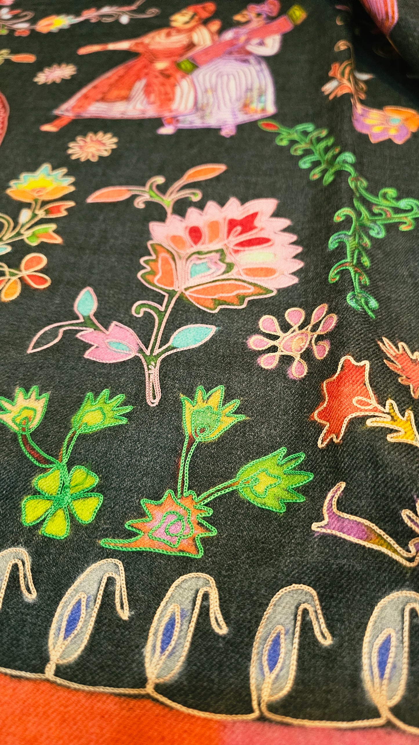 Reelkar embroidered:Pashmina
