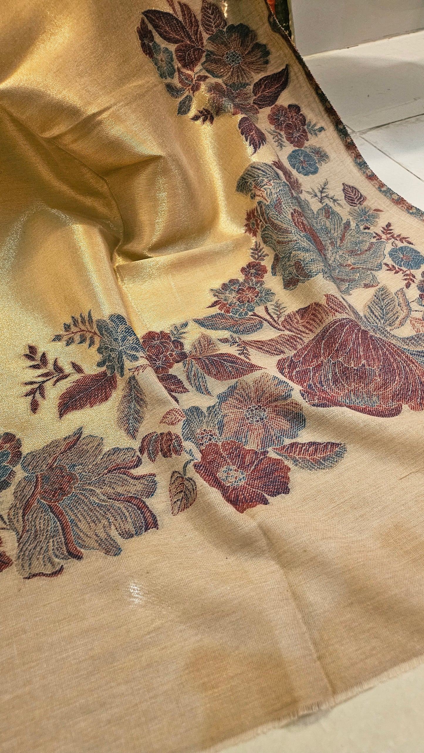 Pyari shawl