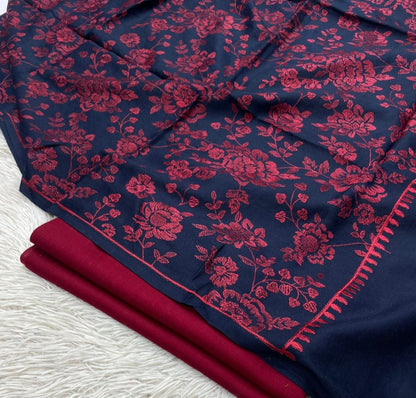 Embroidered suit: Pashmina