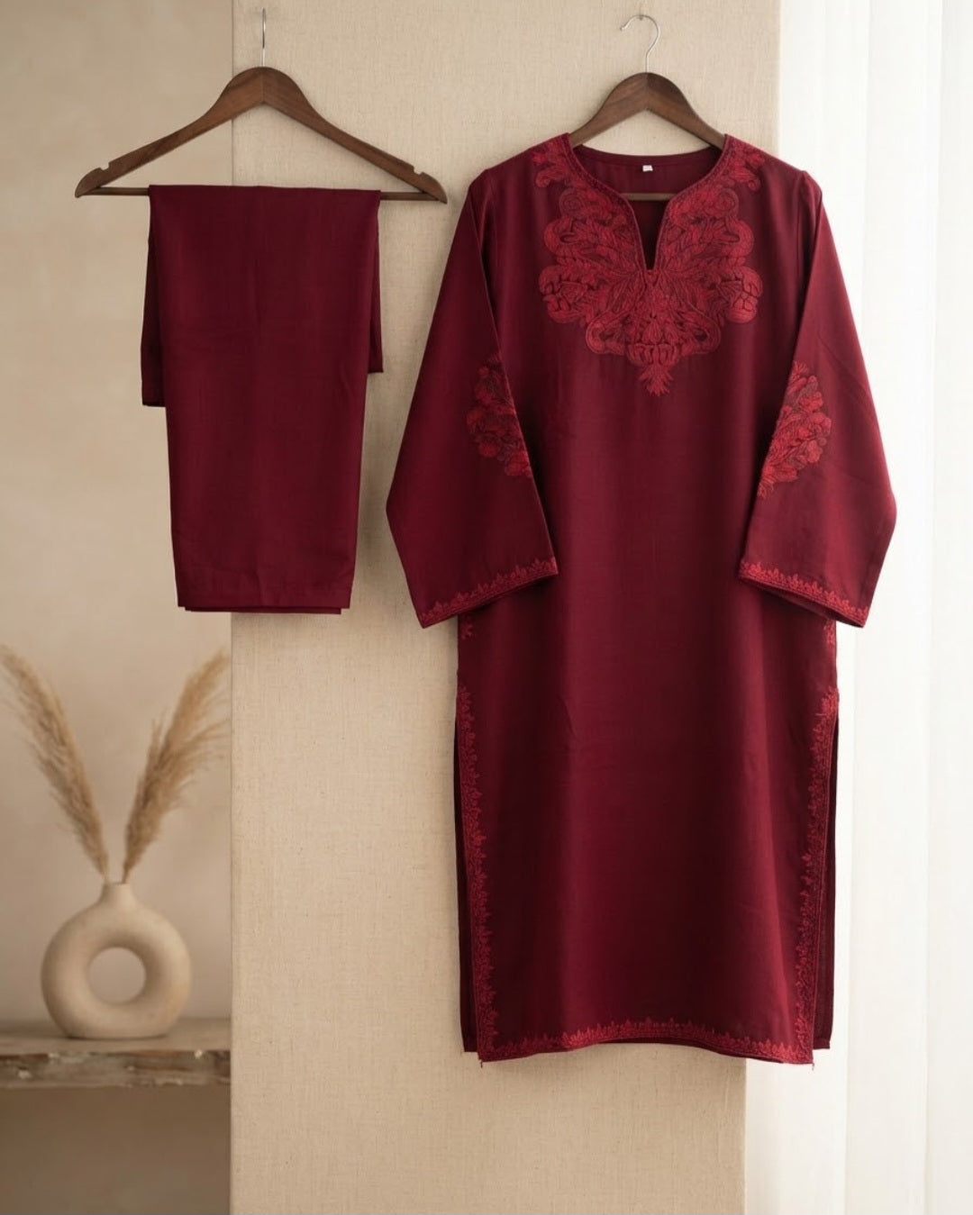 Embroidered kurta trouser: Pashmina