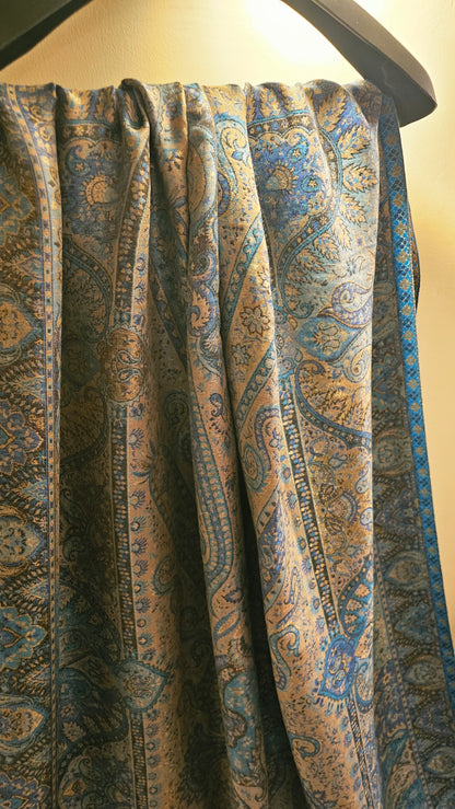 Gandhara kaani reversible: shawl