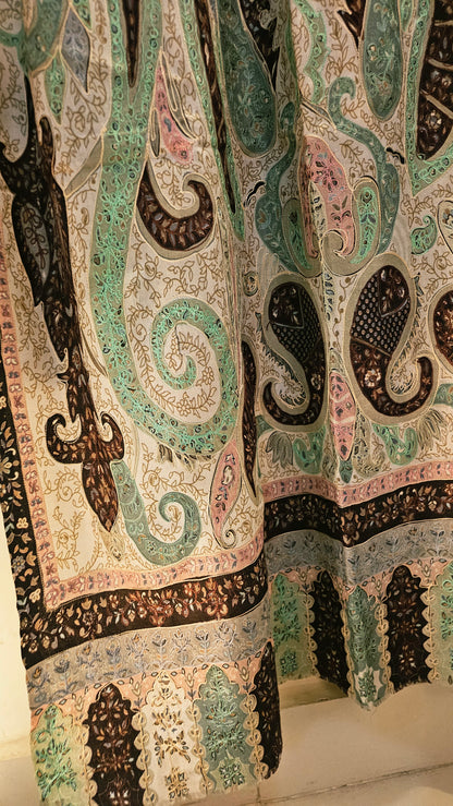 Reelkar embroidered minishawl: Pashmina