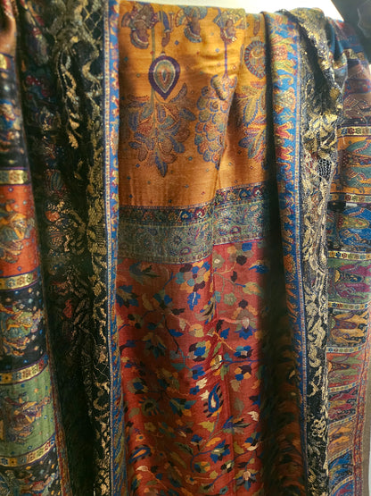 Silk kaani shawl with chantilly