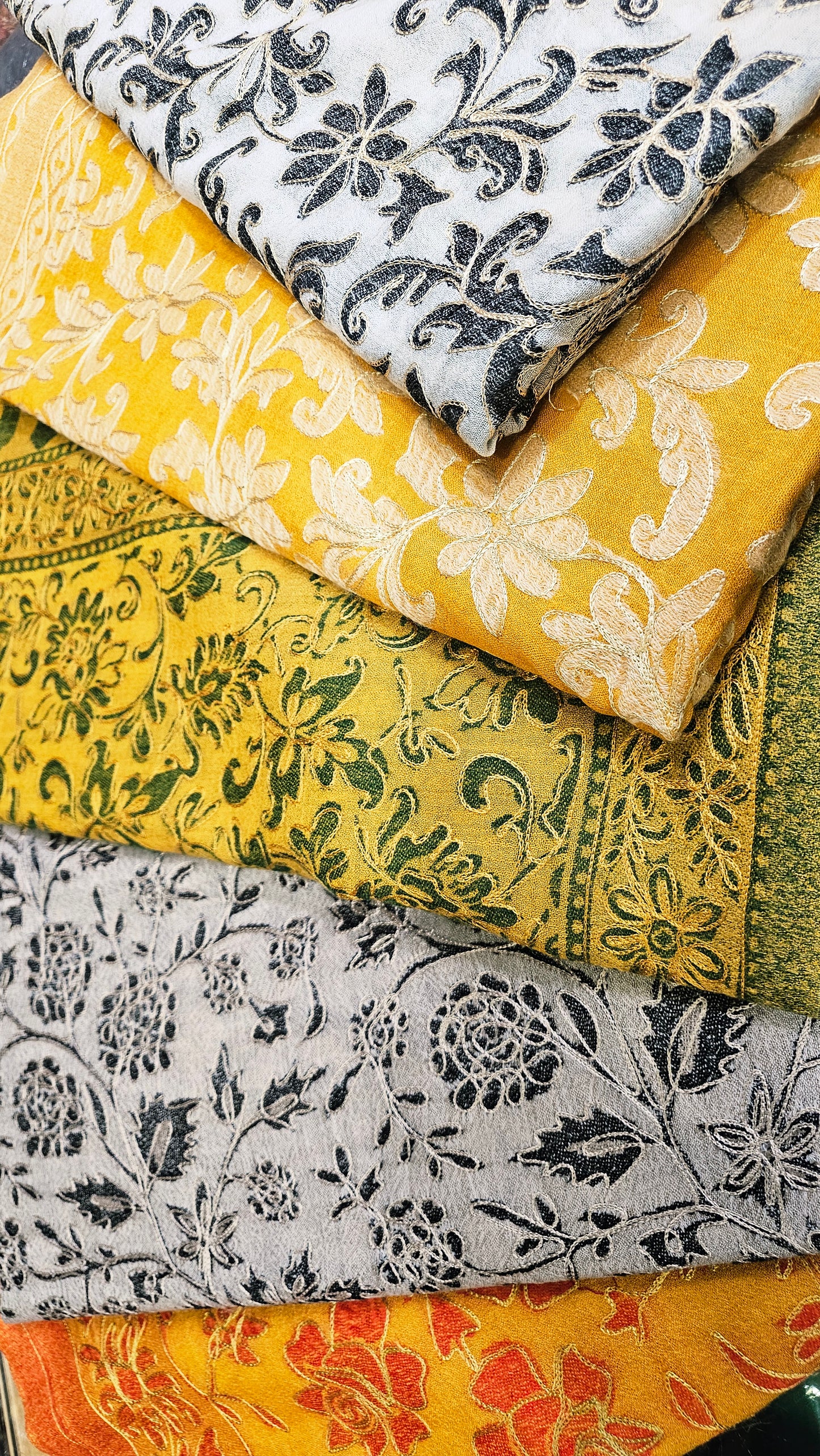 Reelkar kaani shawl: toosh