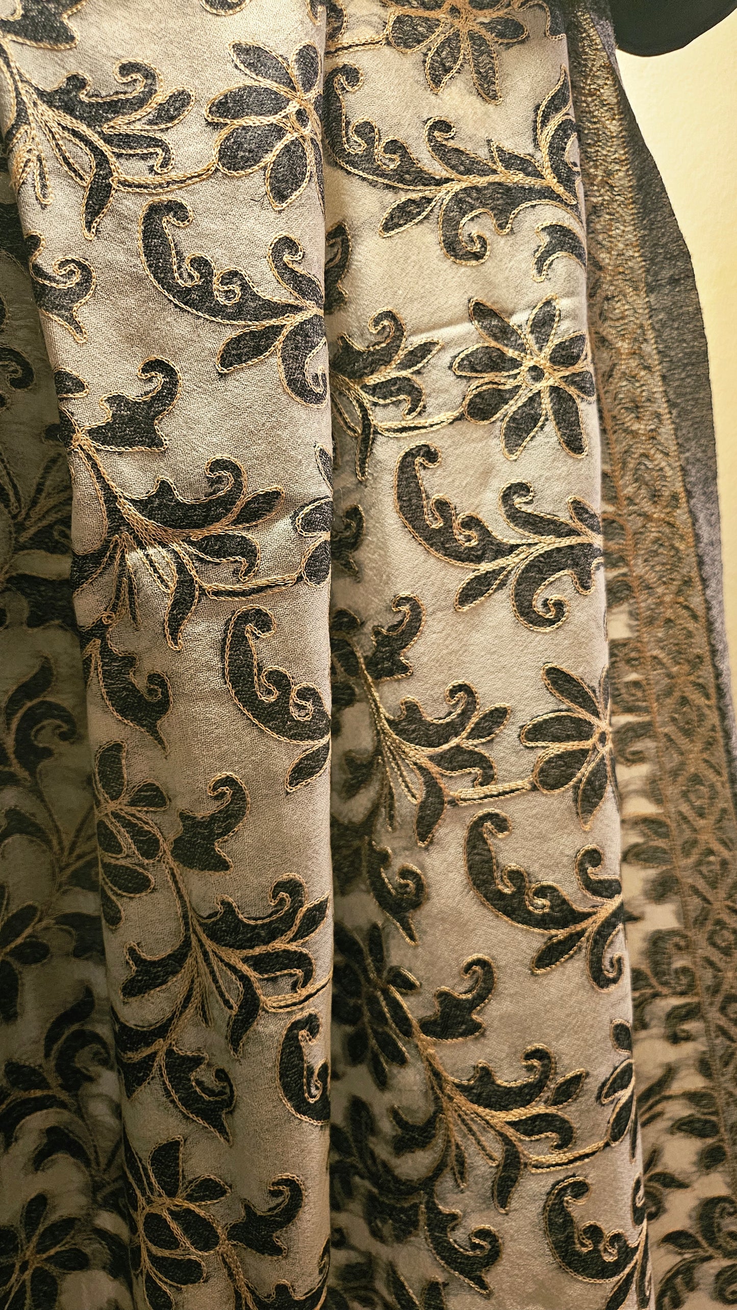 Reelkar kaani shawl: toosh