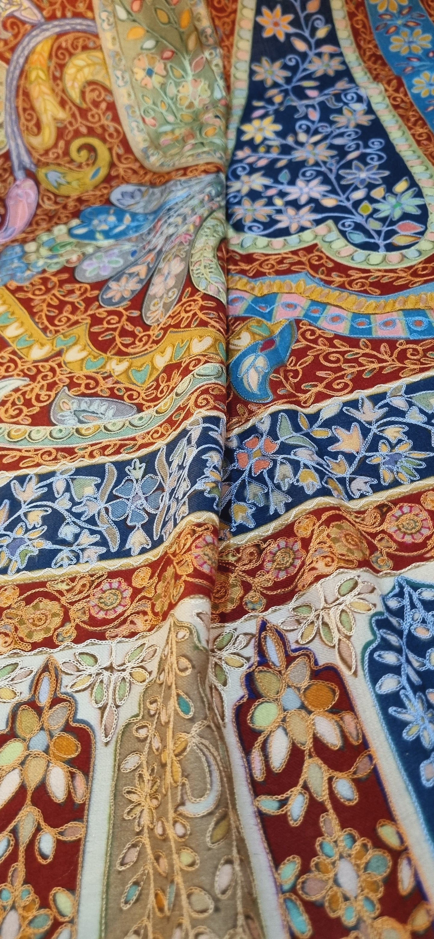 Reelkar embroidered pashmina