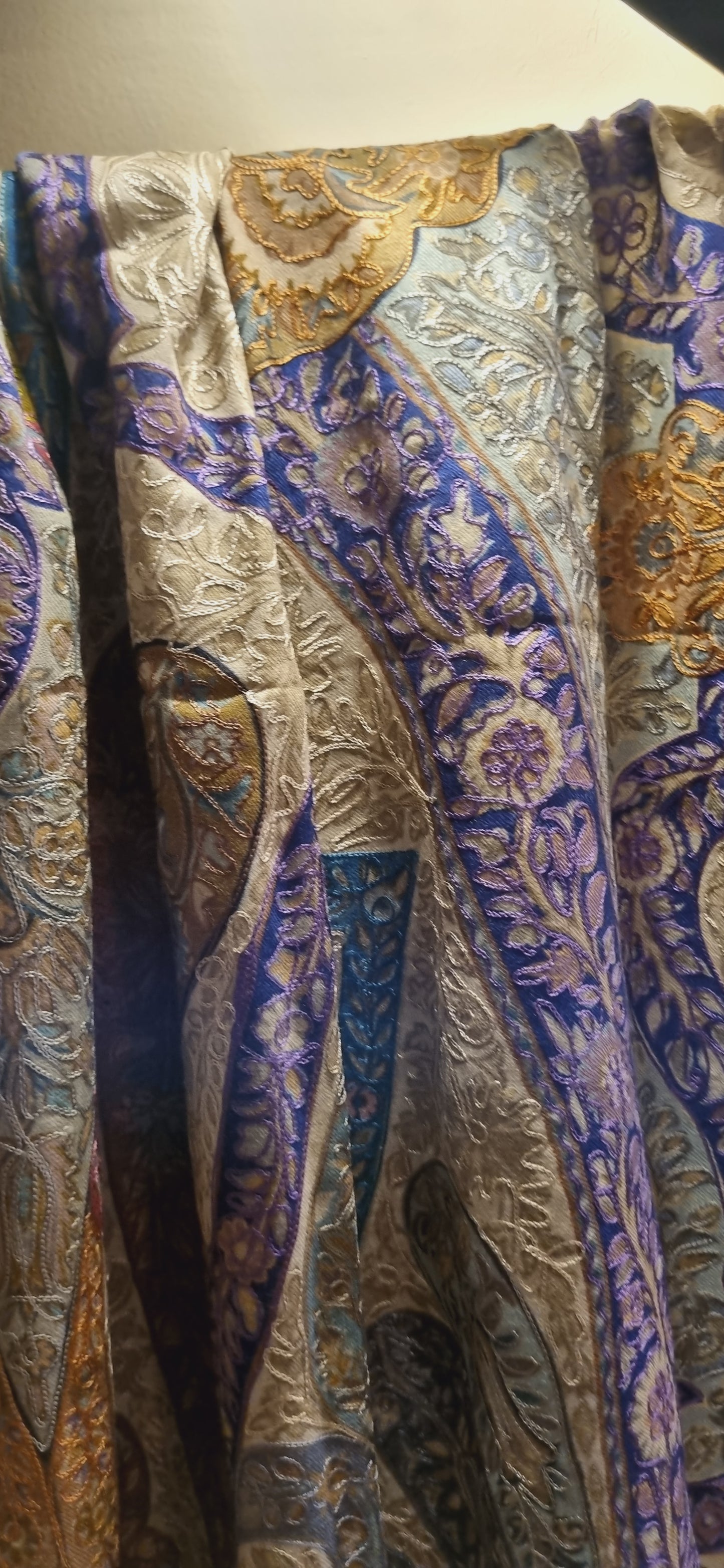 Reelkar embroidered pashmina