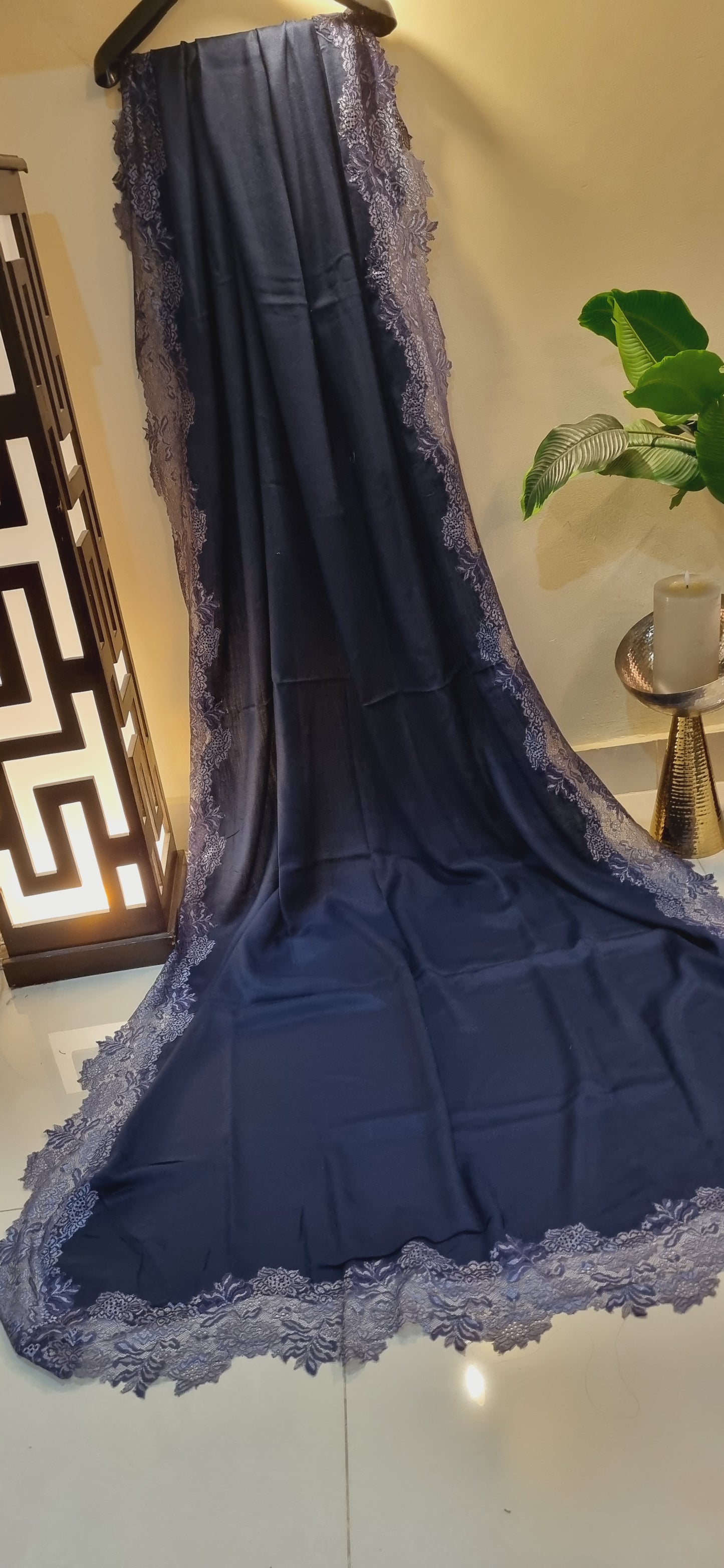 Pashmina chantilly shawl