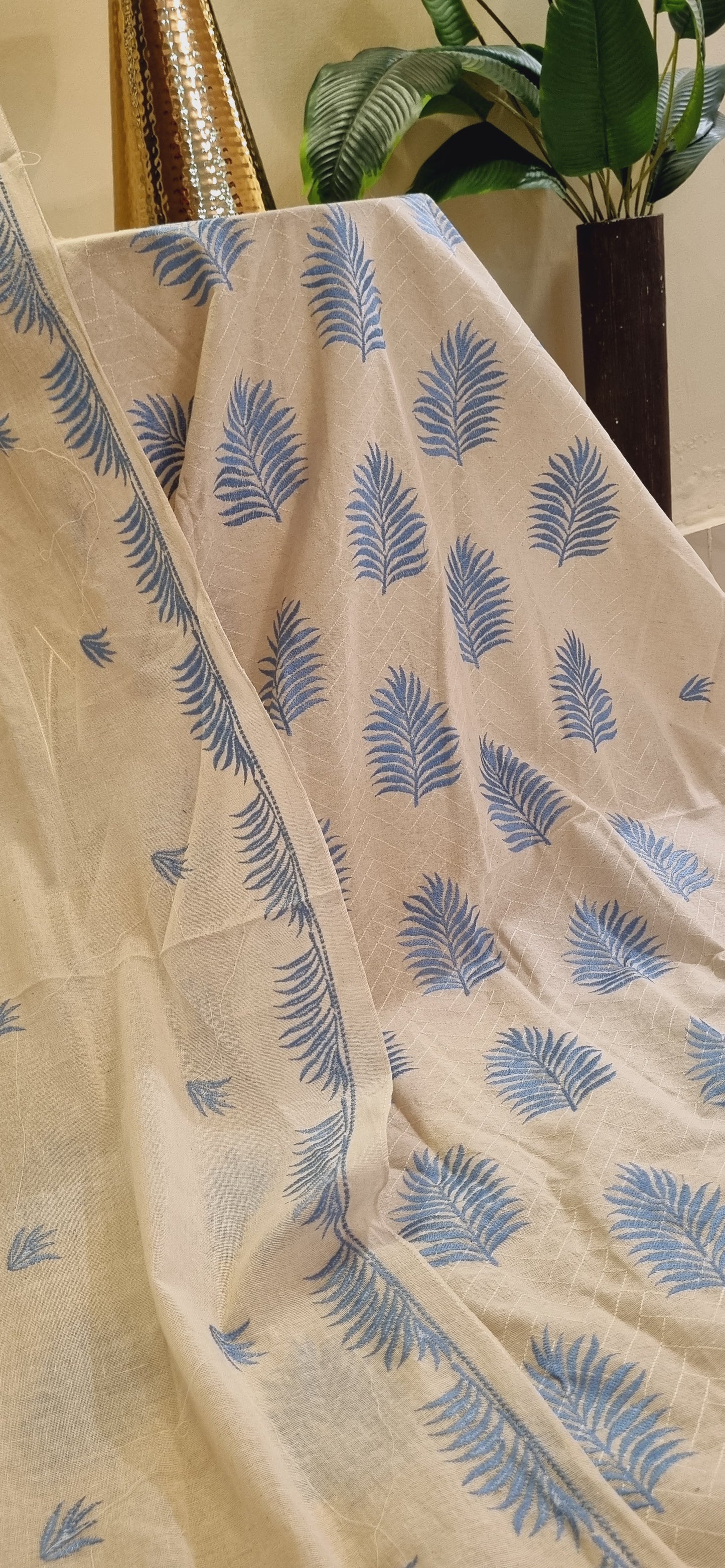 Khaddar karandi embroidered three piece