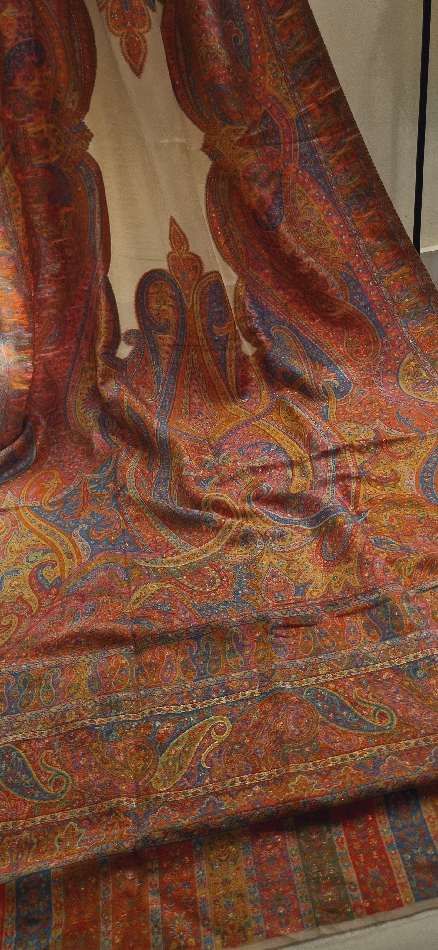Silk kaani shawl