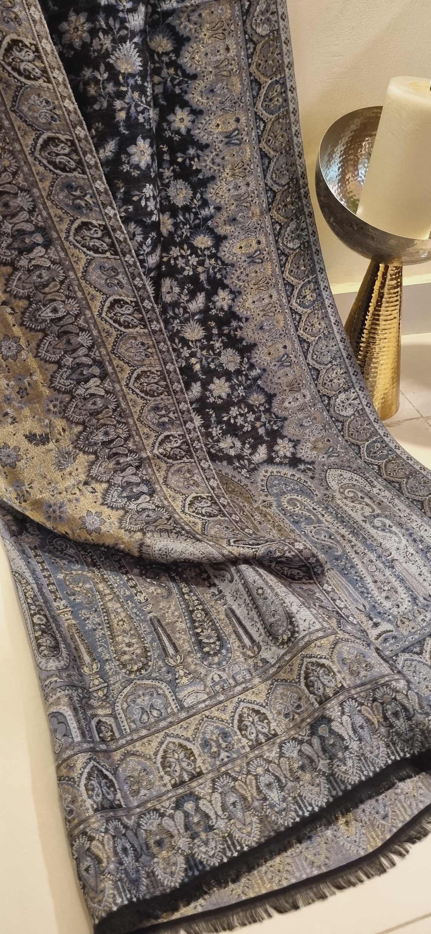 Reversible Moonlight gandhara kaani shawl