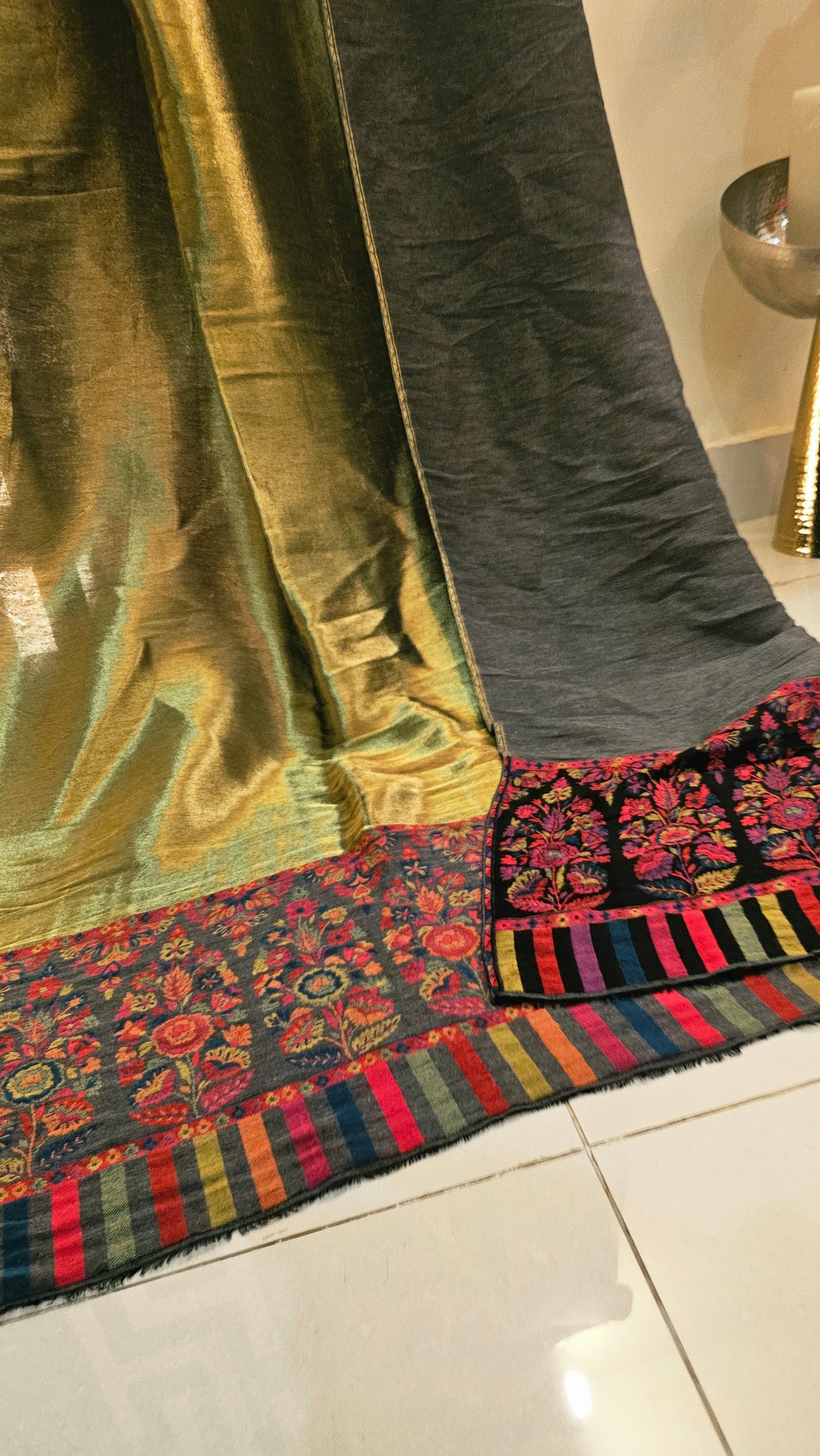 Reversible kaani: Pashmina