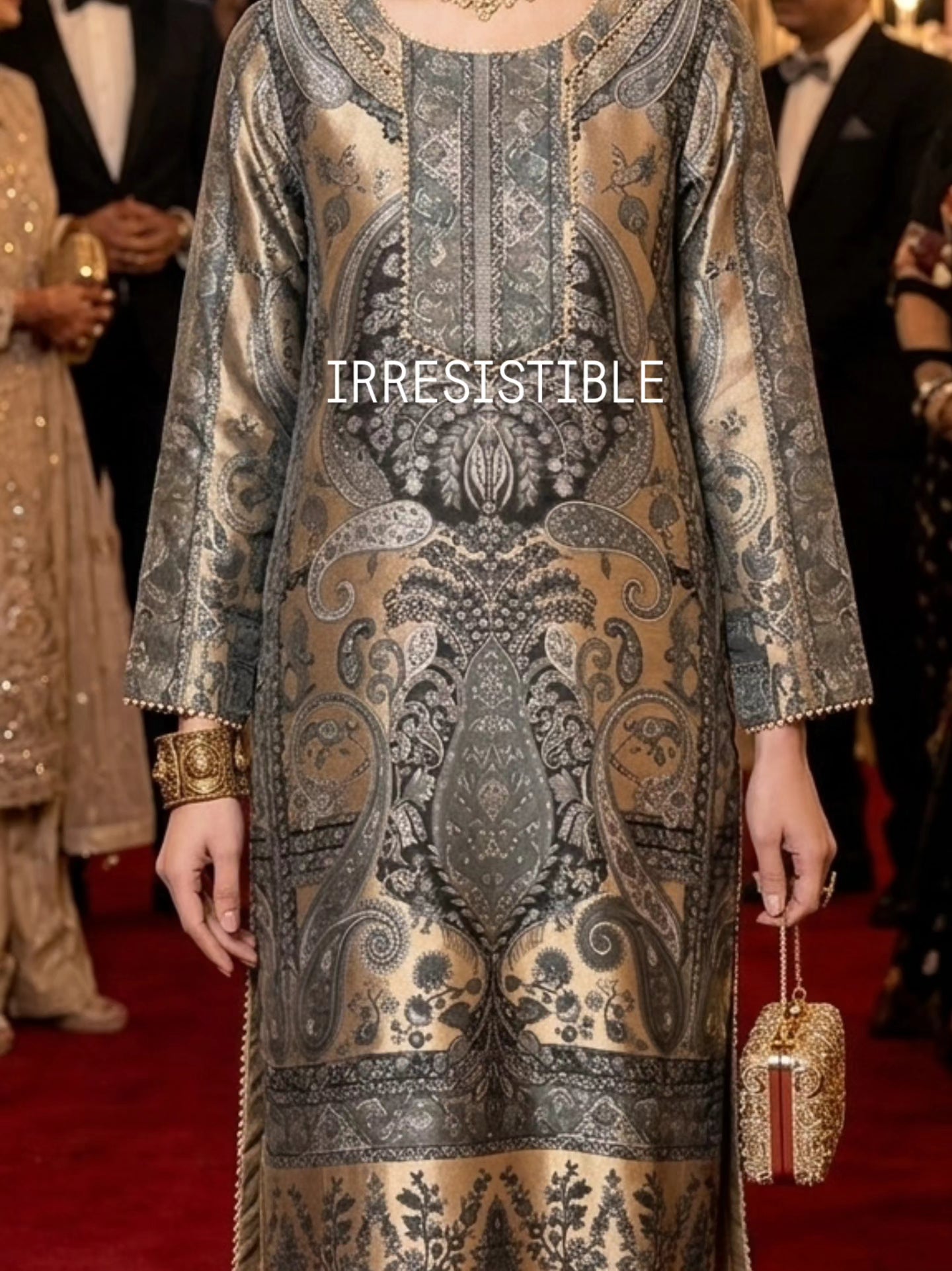 Moonlight kaani suit: Silk