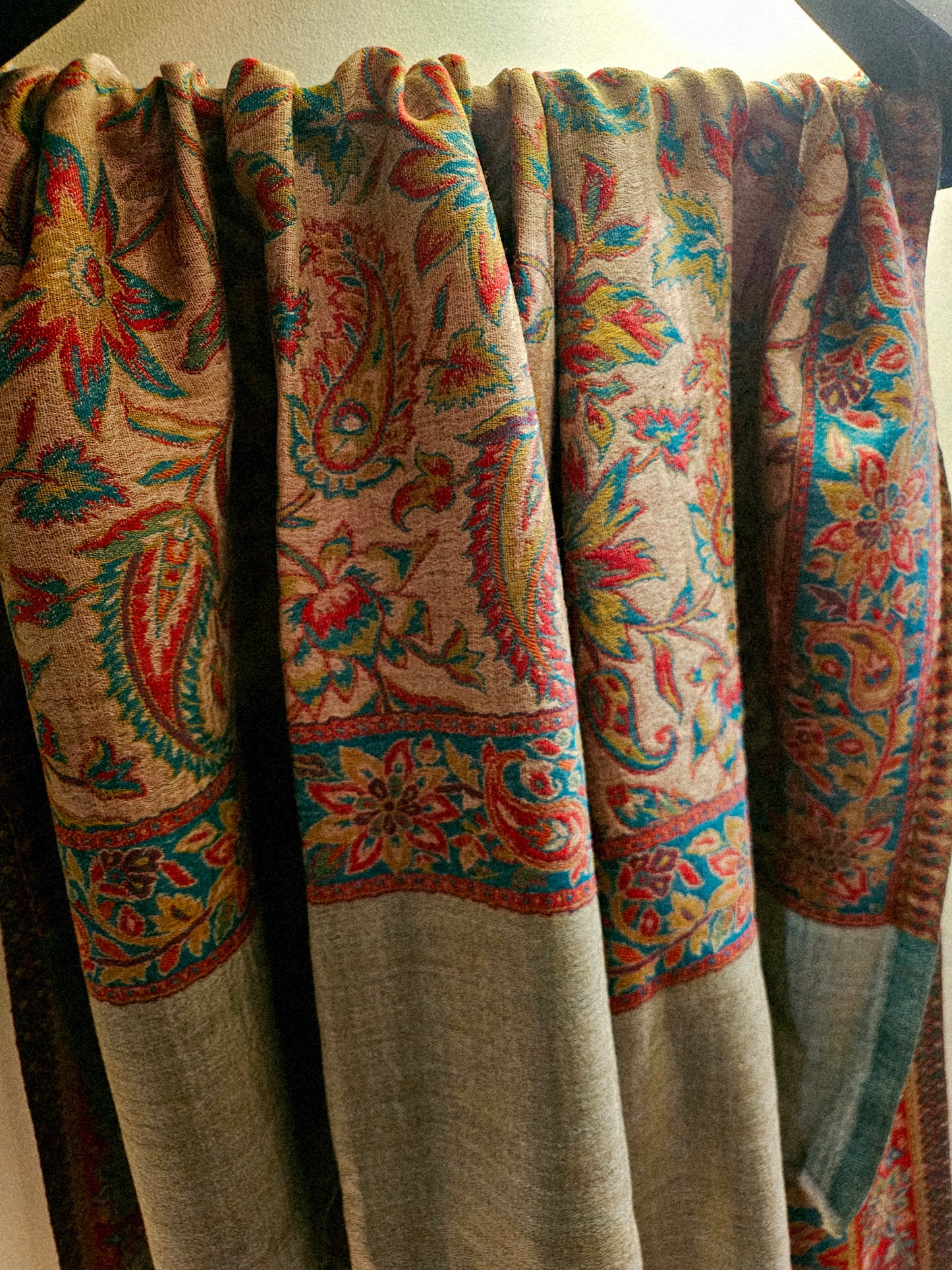 Toosh kaani reversible shawl
