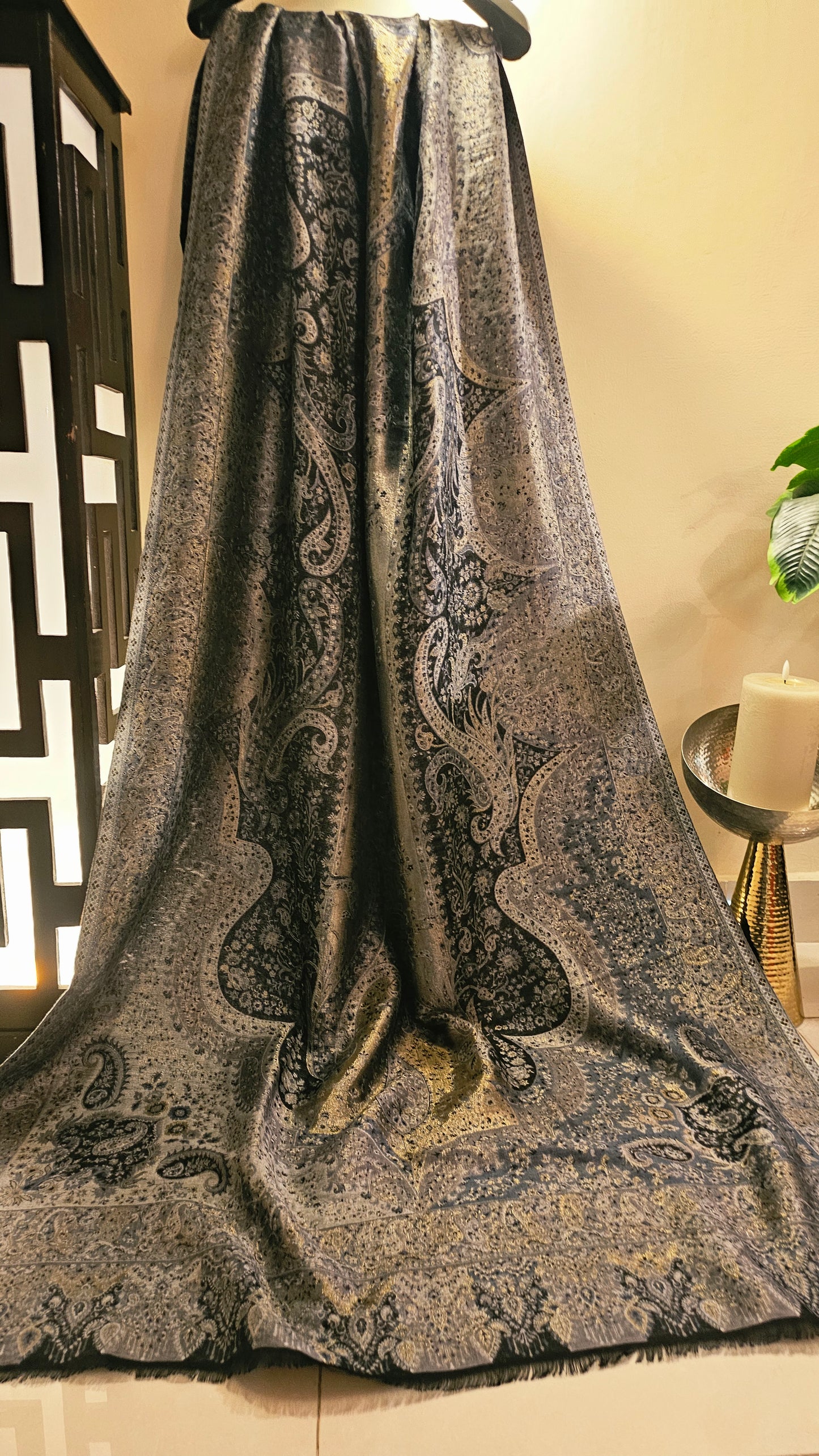 Gandhara reversible kaani: shawl