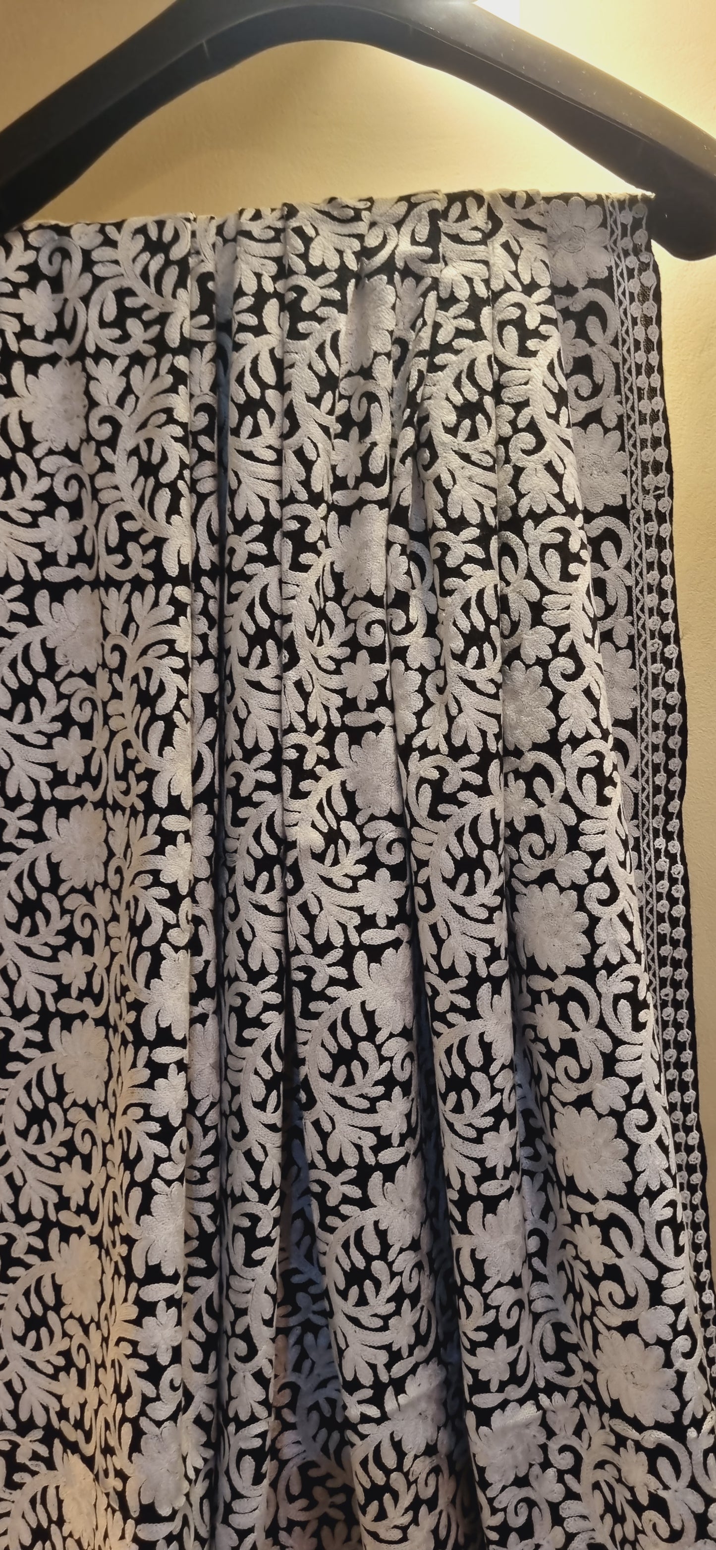 Embroidered pashmina