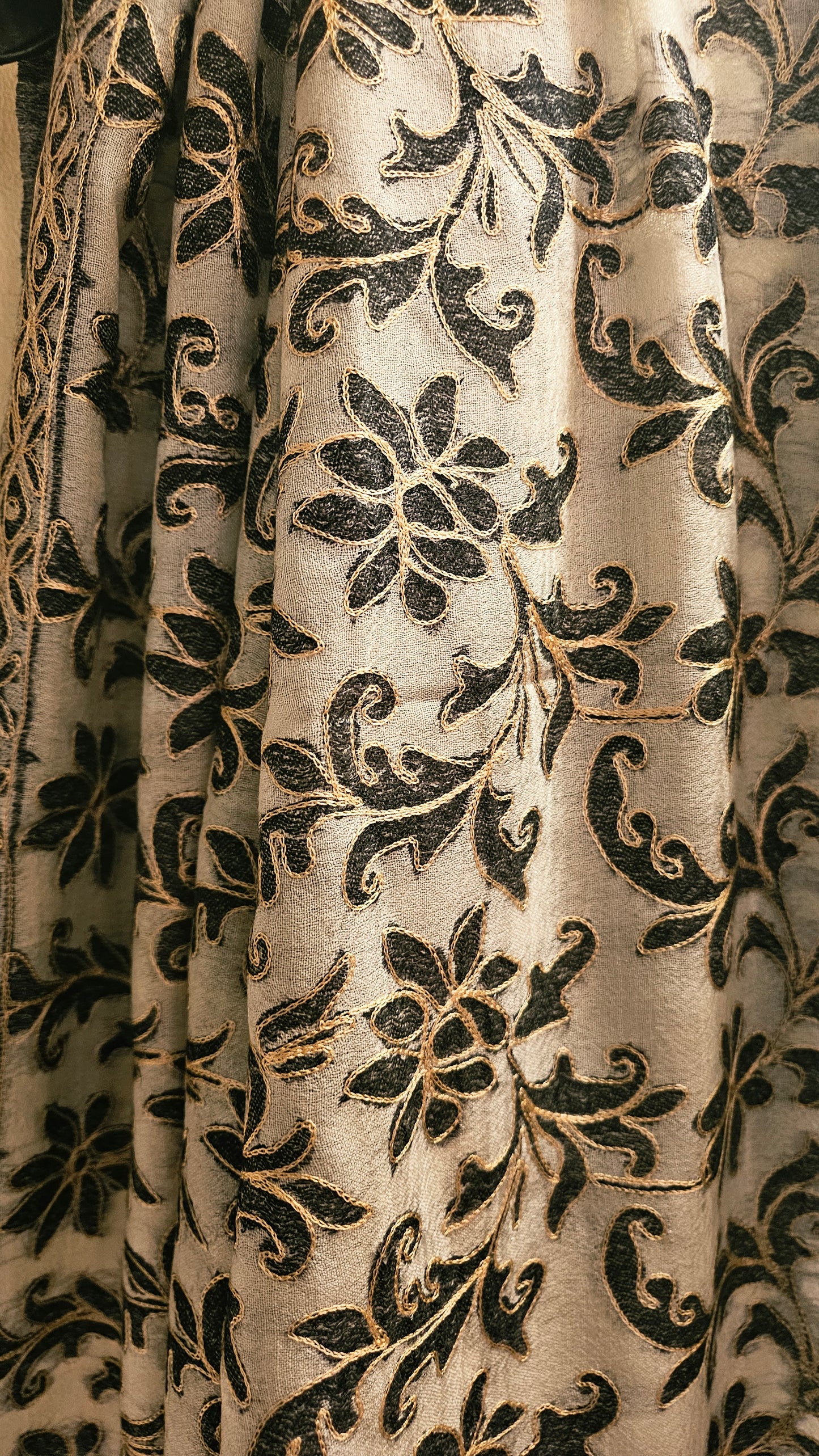 Reelkar kaani shawl: toosh