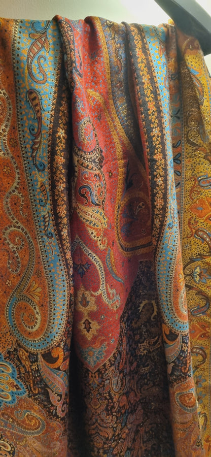 Pashmina kaani with zaree weave