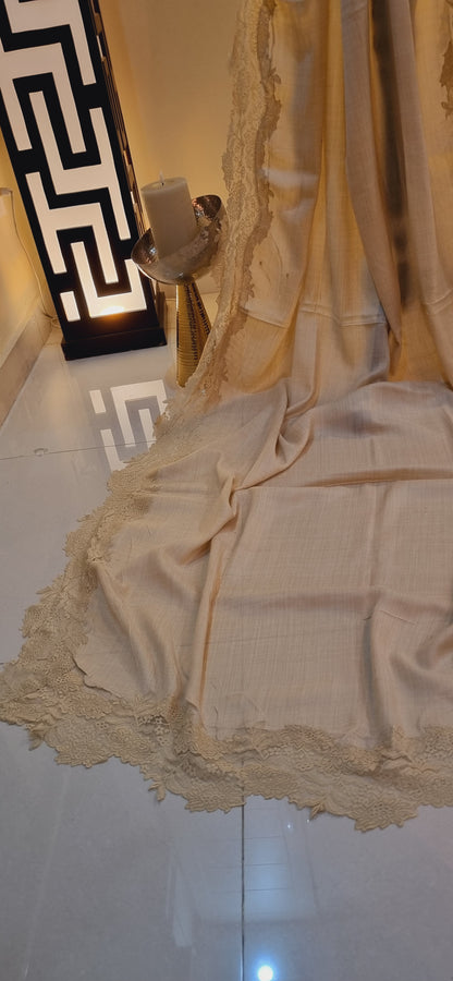 Pashmina chantilly shawl