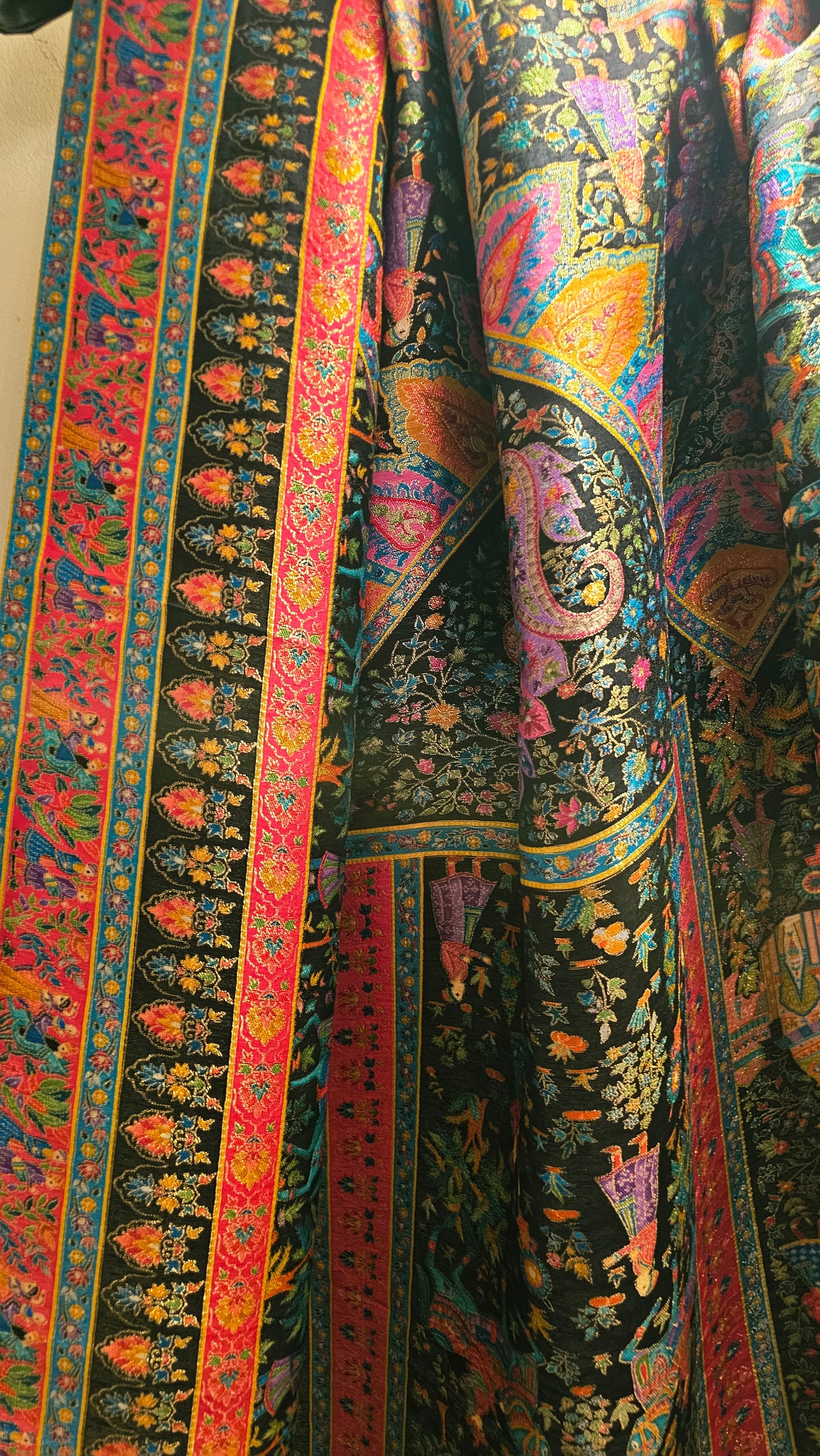 Meenakari shawl: patola silk