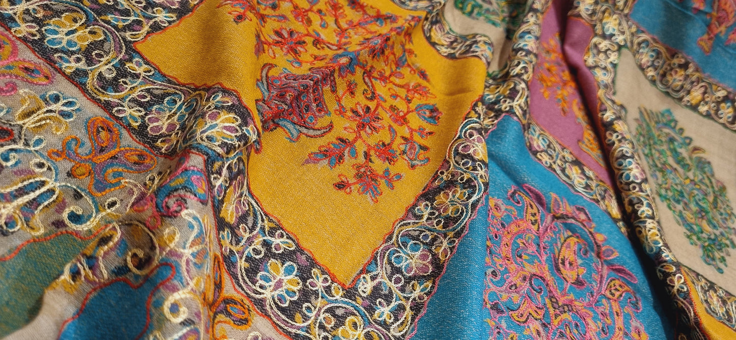 Reelkar embroidered kaani: Toosh