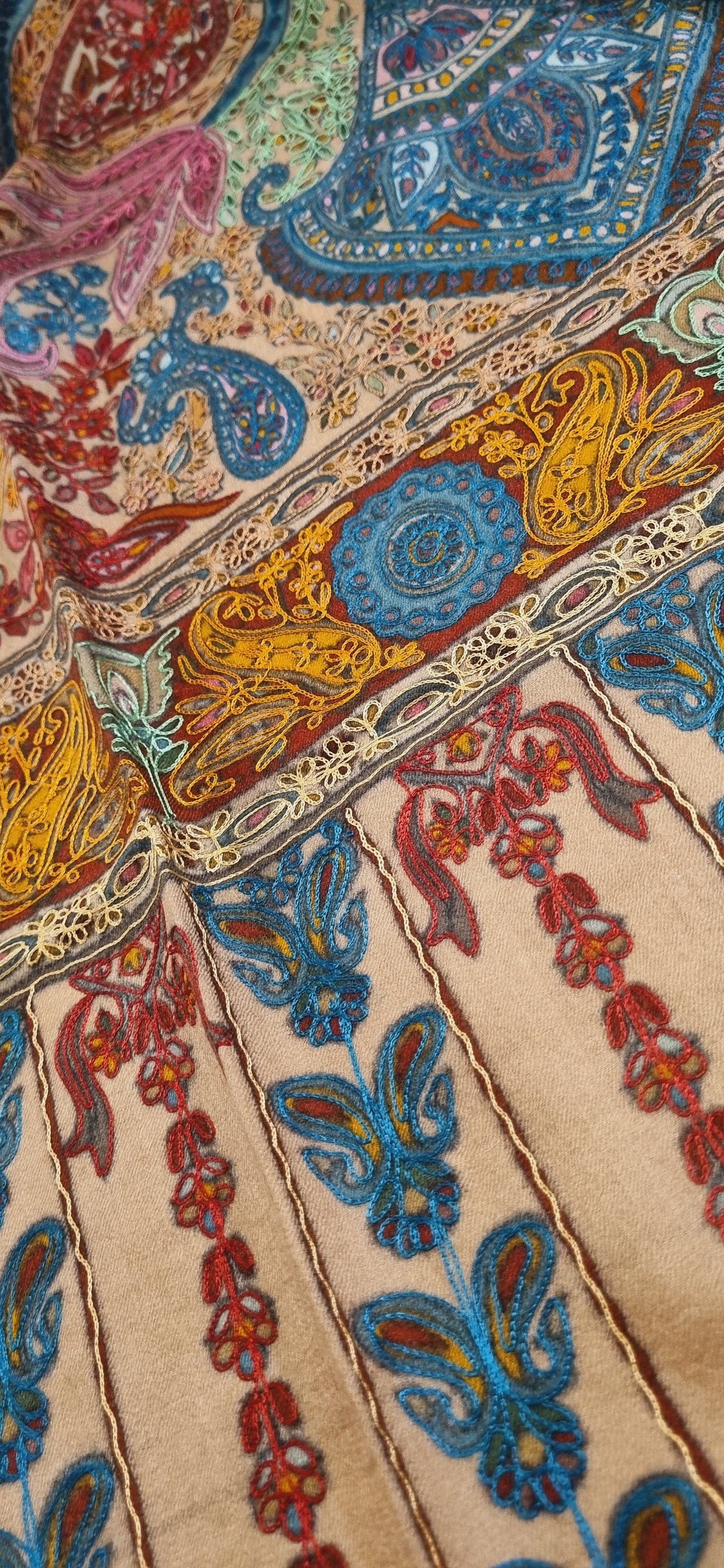 Reelkar embroidered pashmina shawl