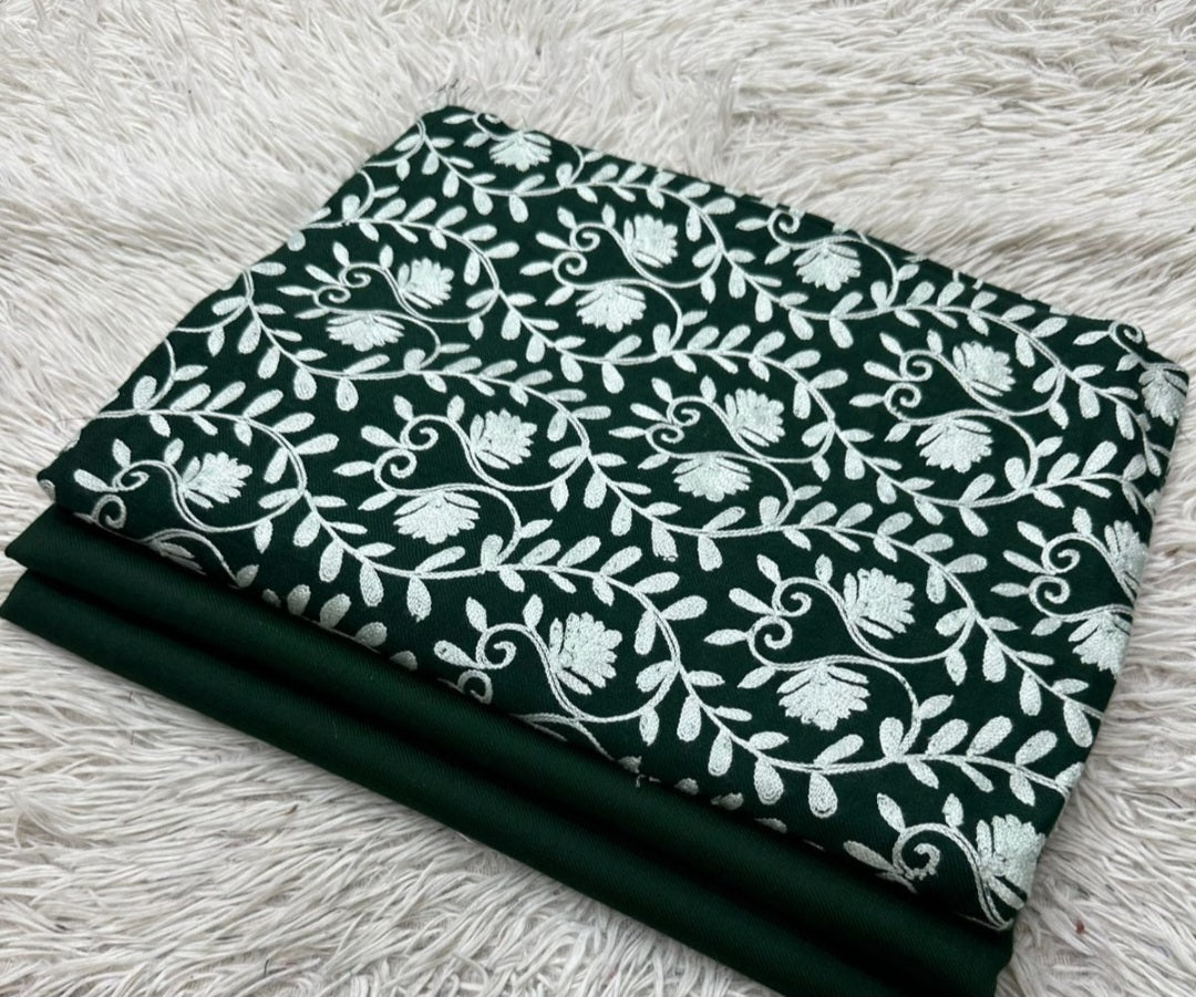 Embroidered suit: pashmina
