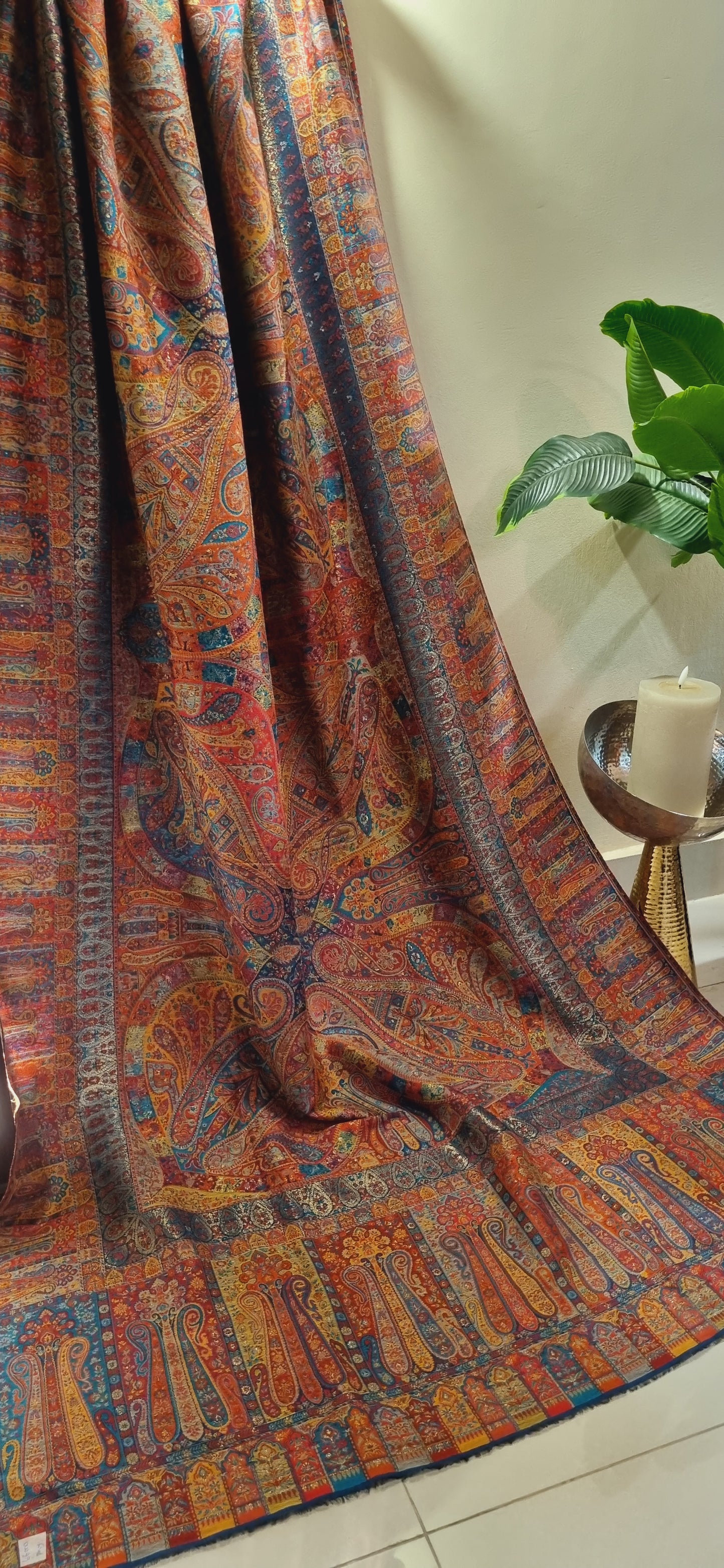 Shahjahani kaani shawl