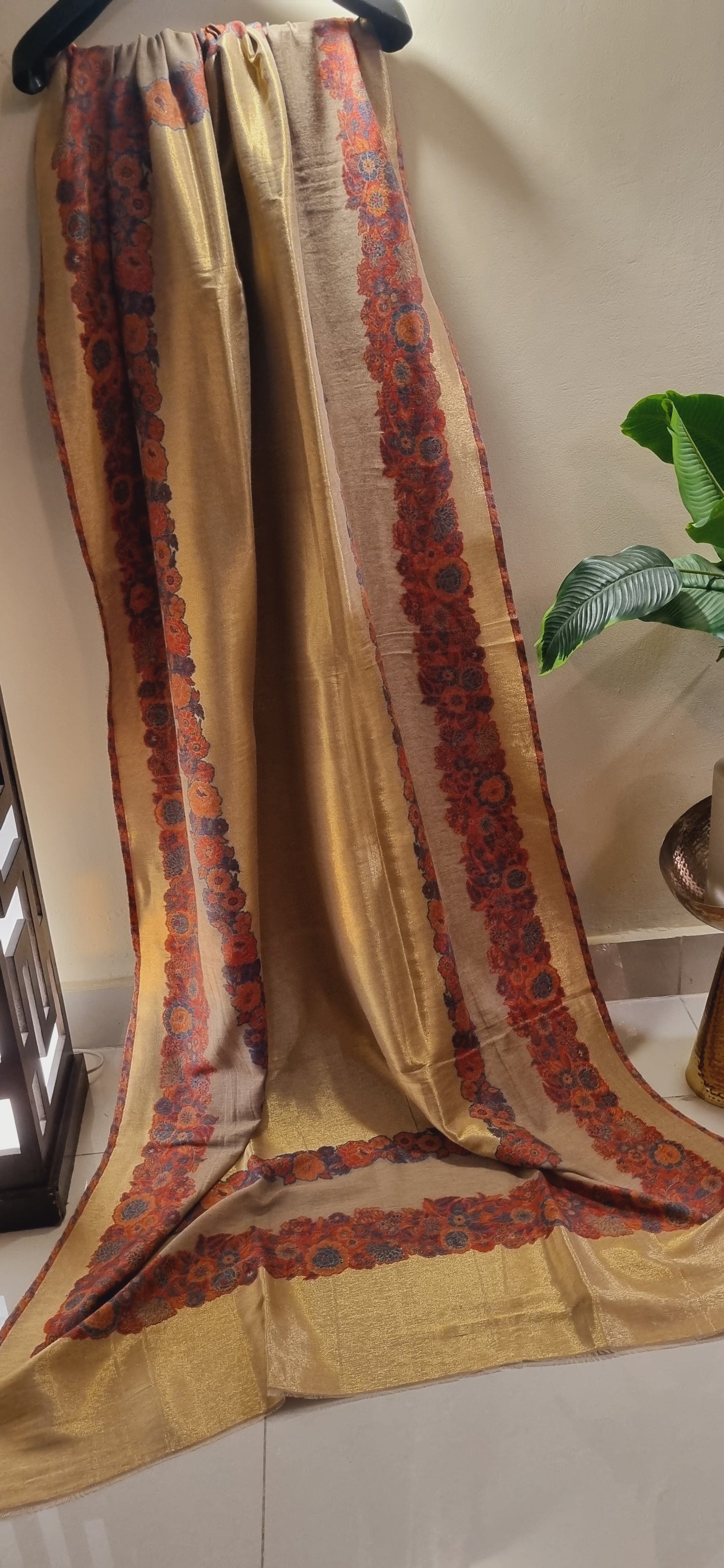 Pyari shawl