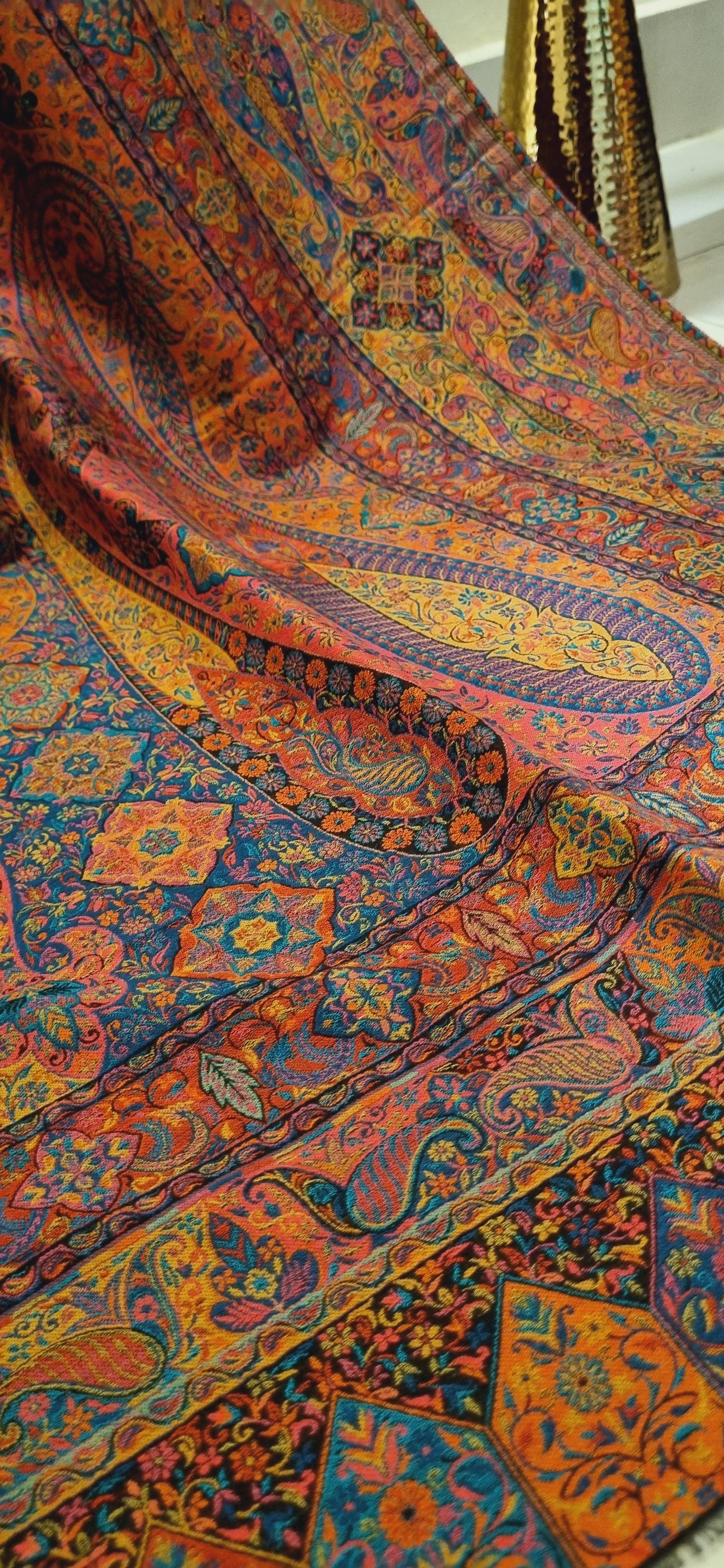 Shahjahani kaani shawl