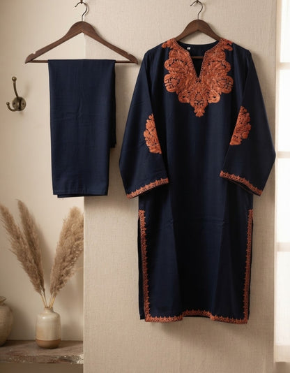 Embroidered kurta trouser: Pashmina